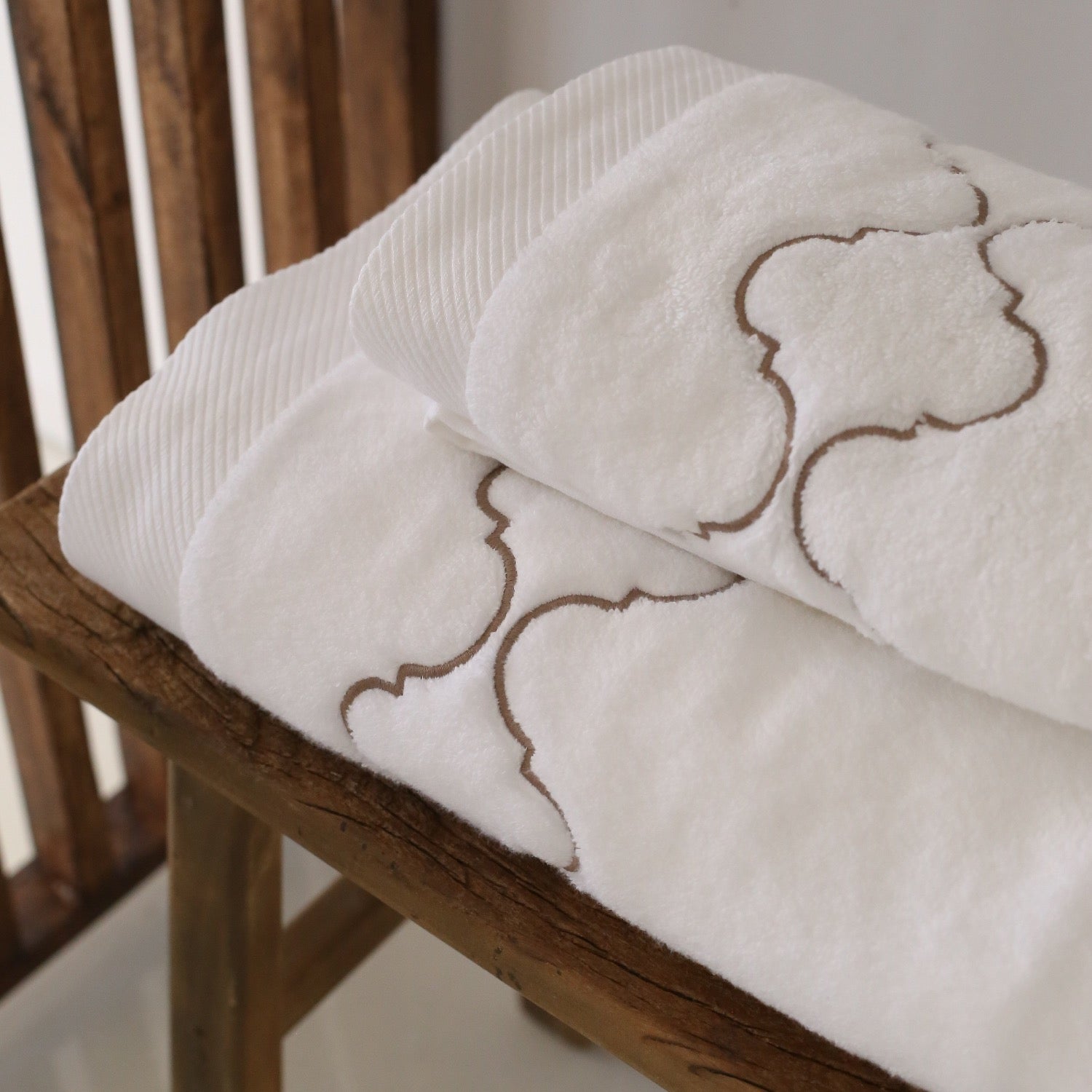 Catena Embroidery Bath Towel