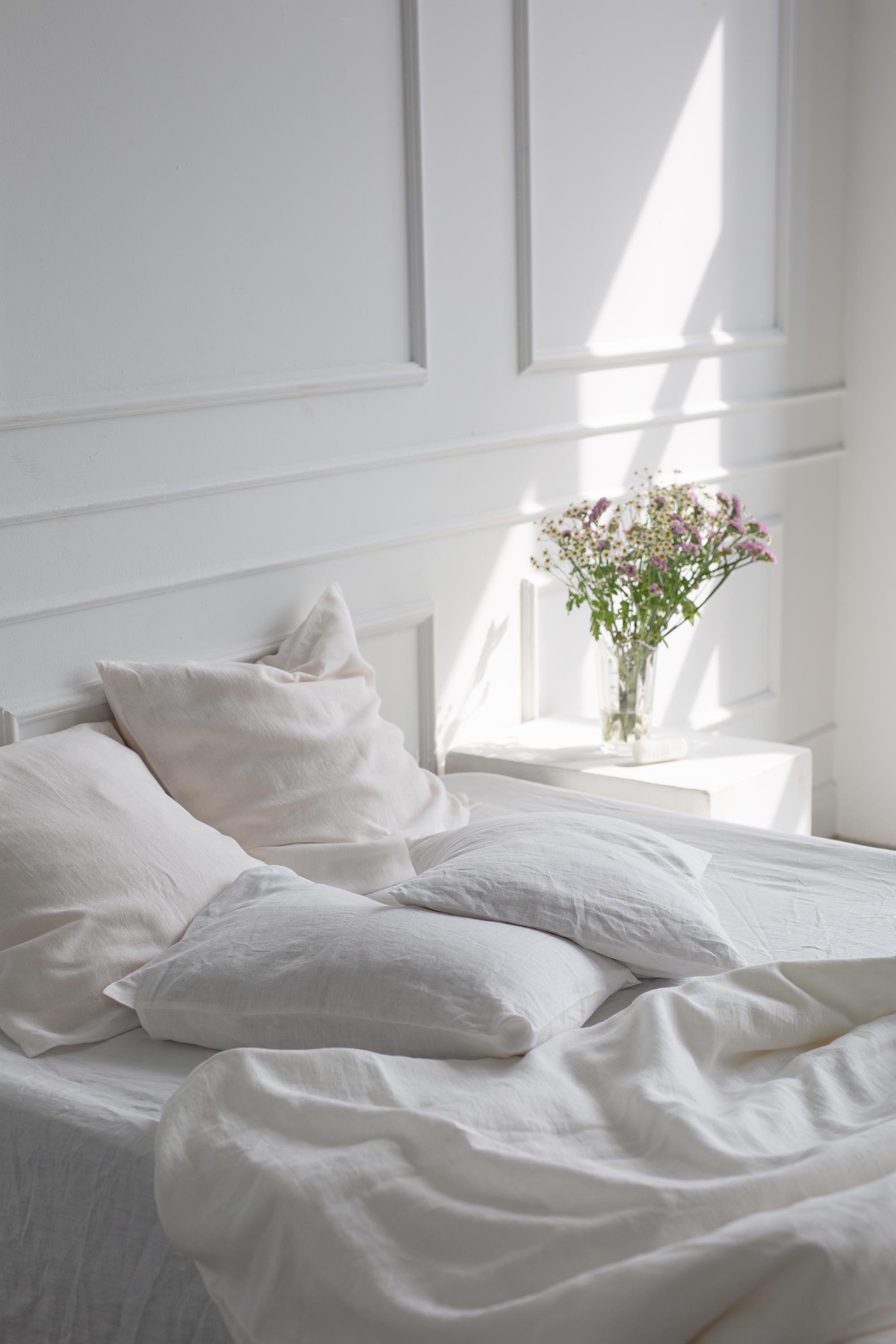 Linen pillowcase in White