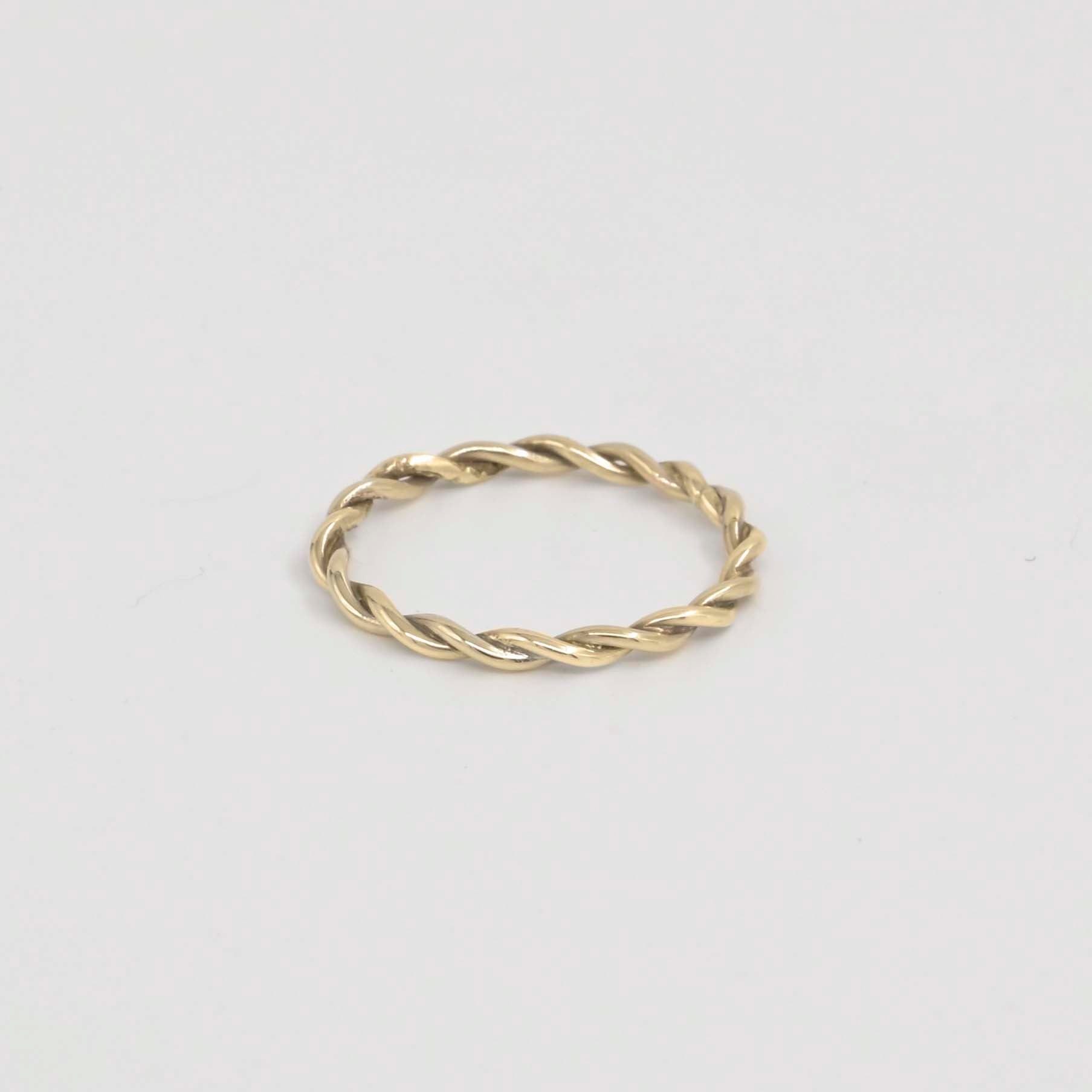 9ct Yellow Gold Entwined Wedding Ring