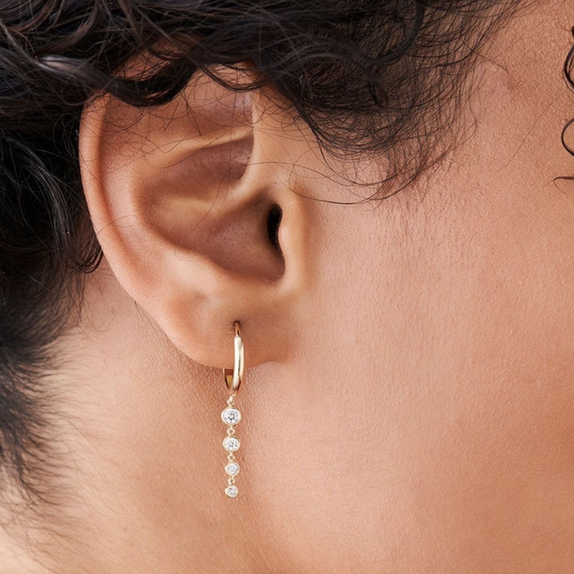 Circinus Hoop Earrings with 4 Diamond Drop