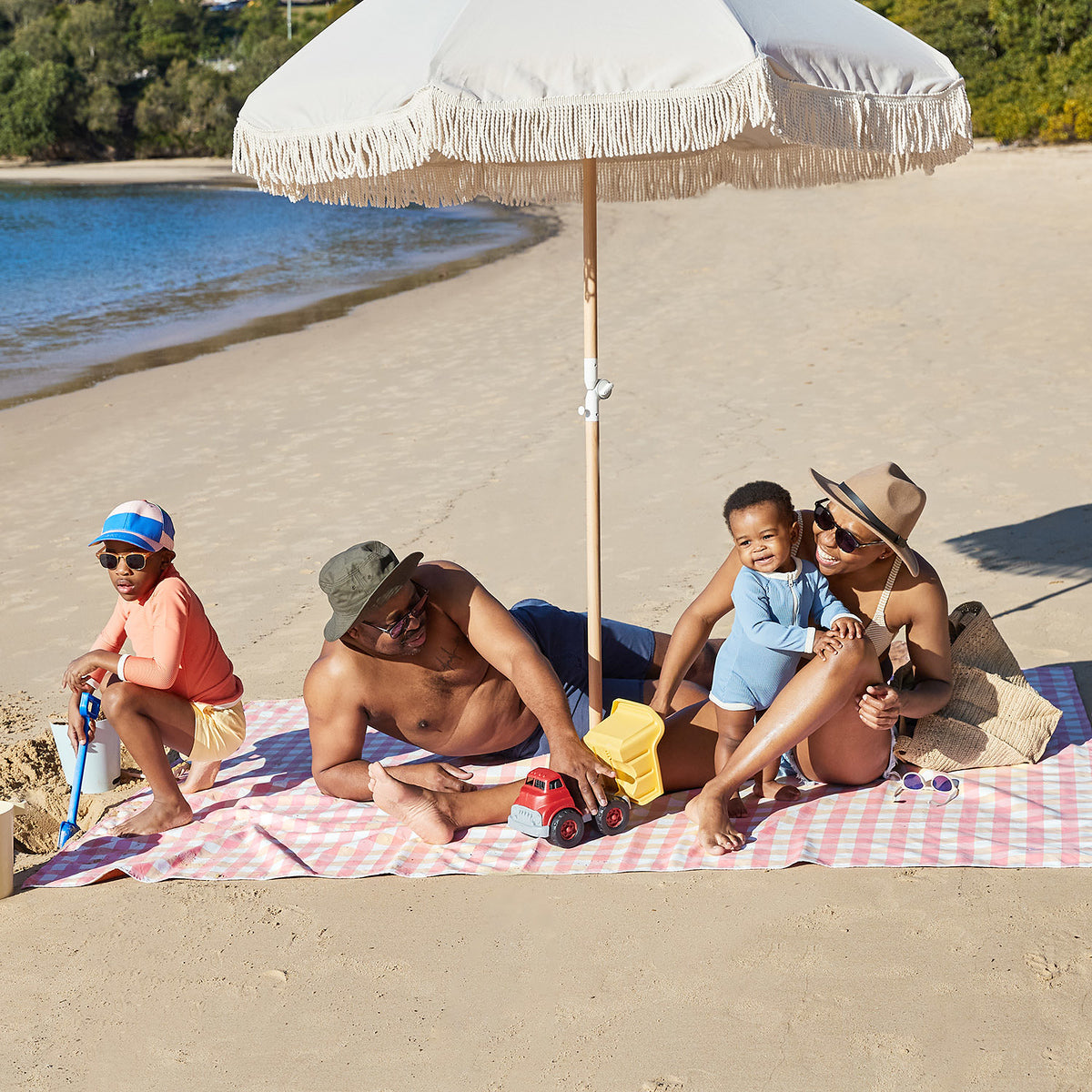 Dock & Bay Picnic Bundle - Pink Gingham Blanket  + 4 Cabana Towels - Set A