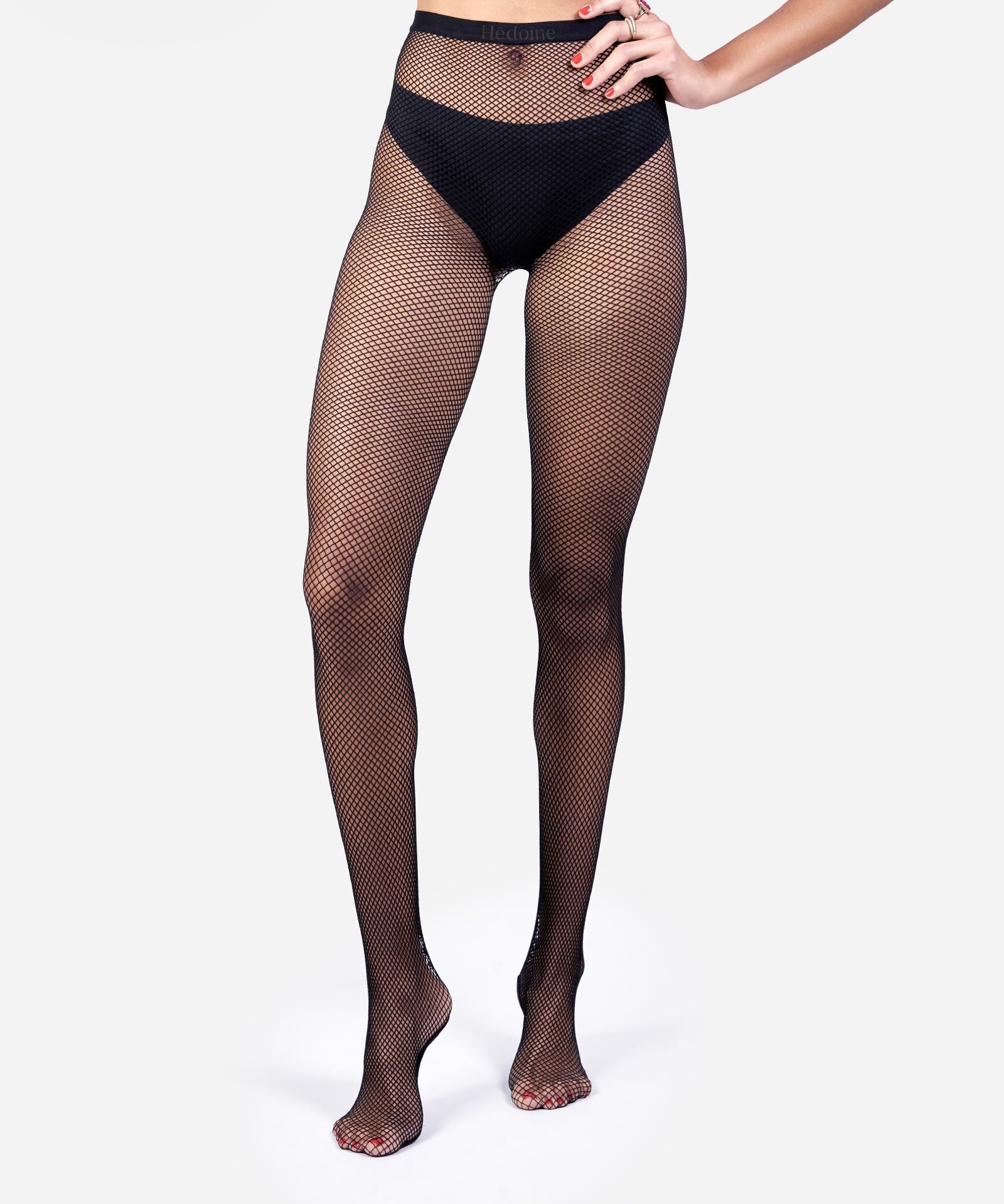 2-hedoine-black-fishnet-tights-lifestyle-1600x2000.jpg