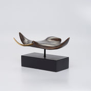 Manta Ray in Bronze, Medium