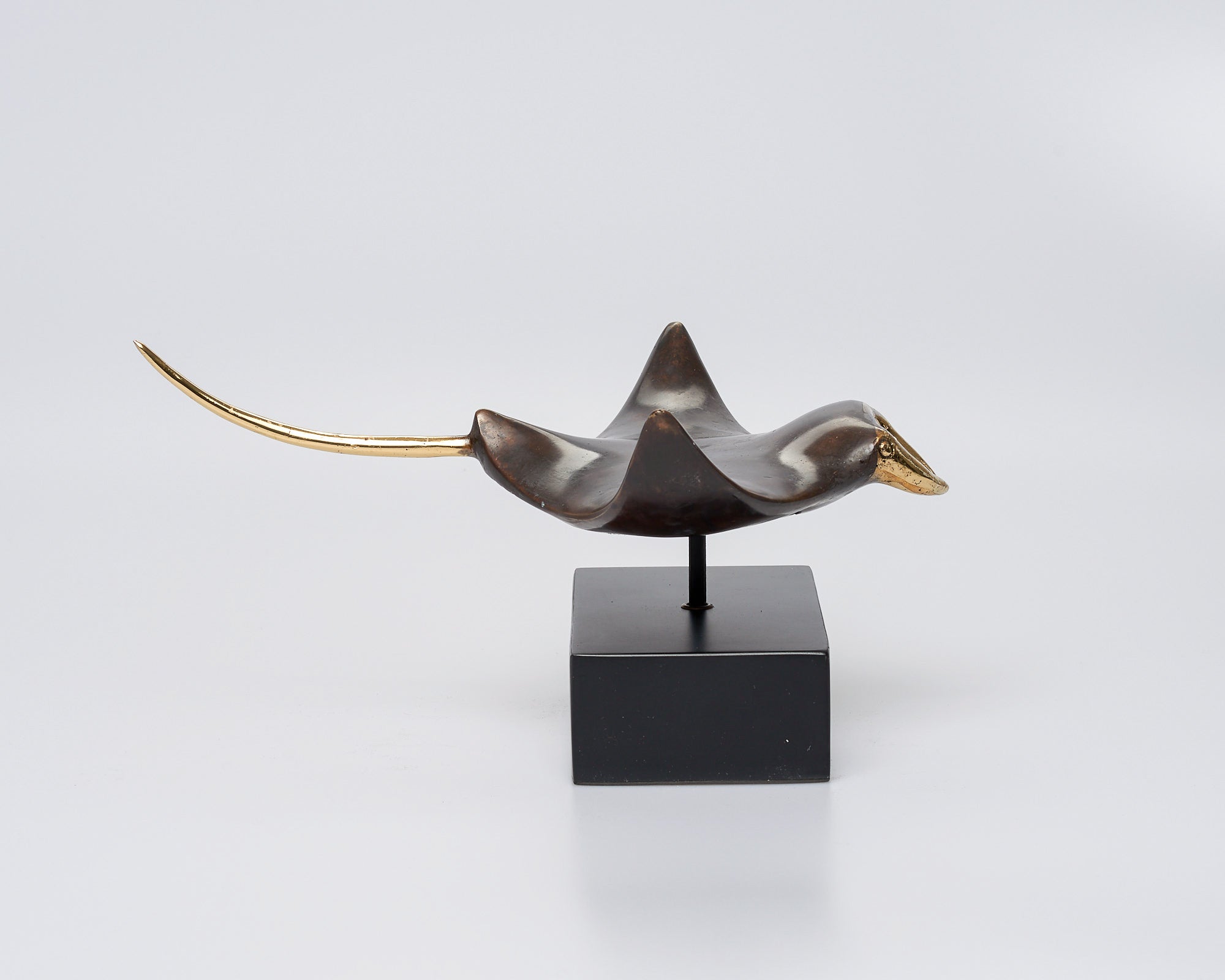 Manta Ray in Bronze, Medium