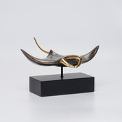 Manta Ray in Bronze, Medium