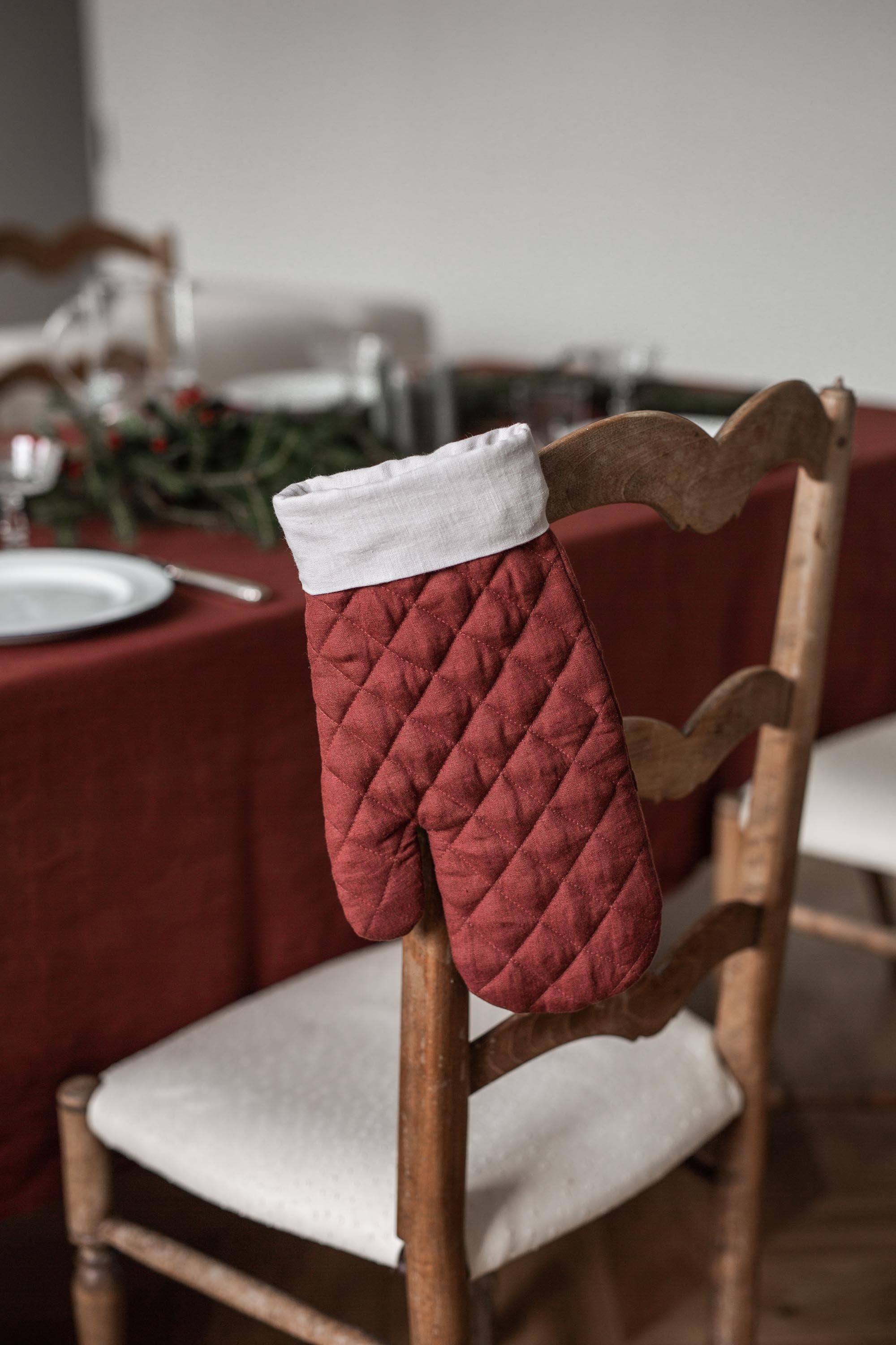 Linen Christmas oven mitt