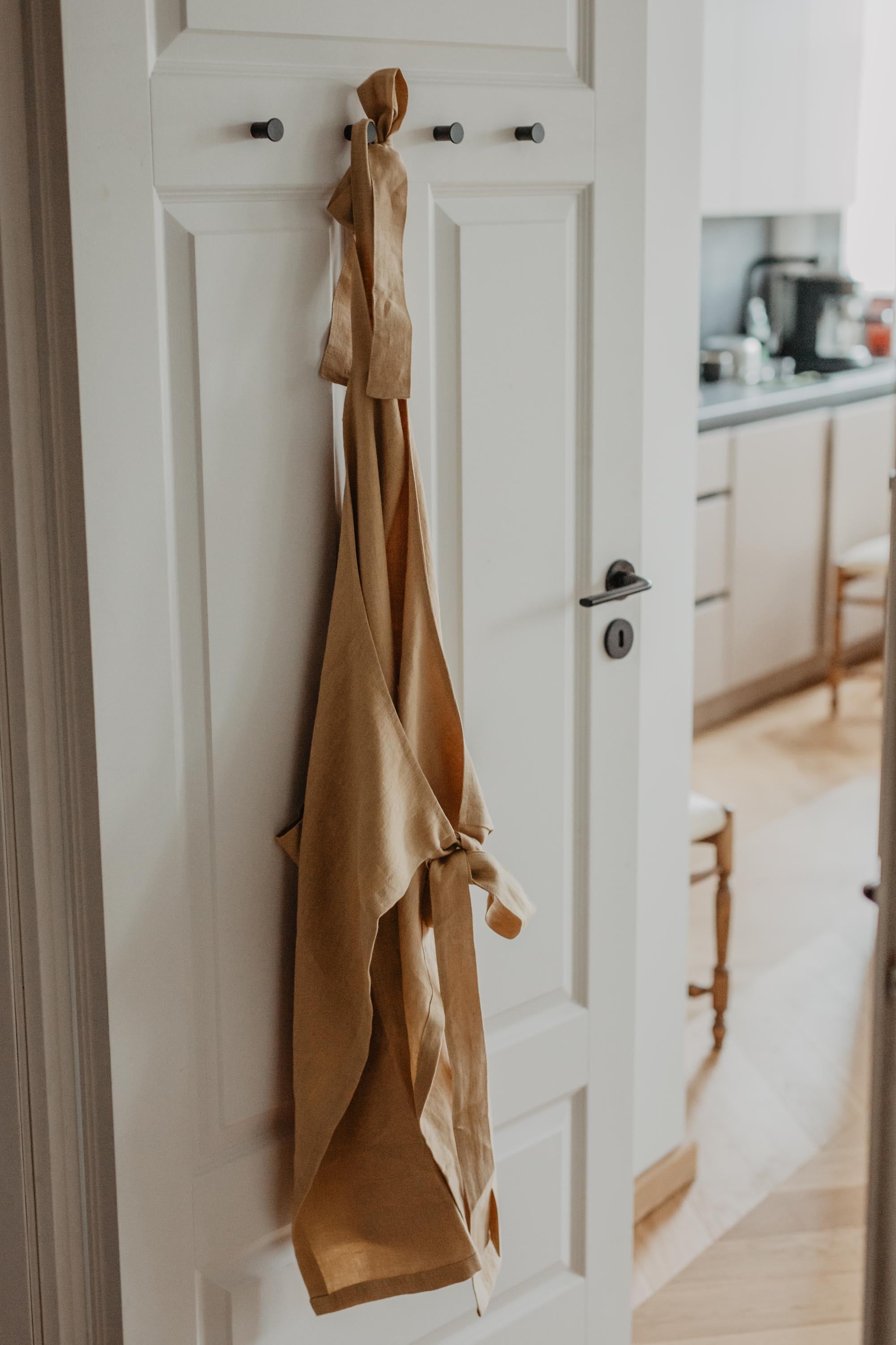 Linen bib apron