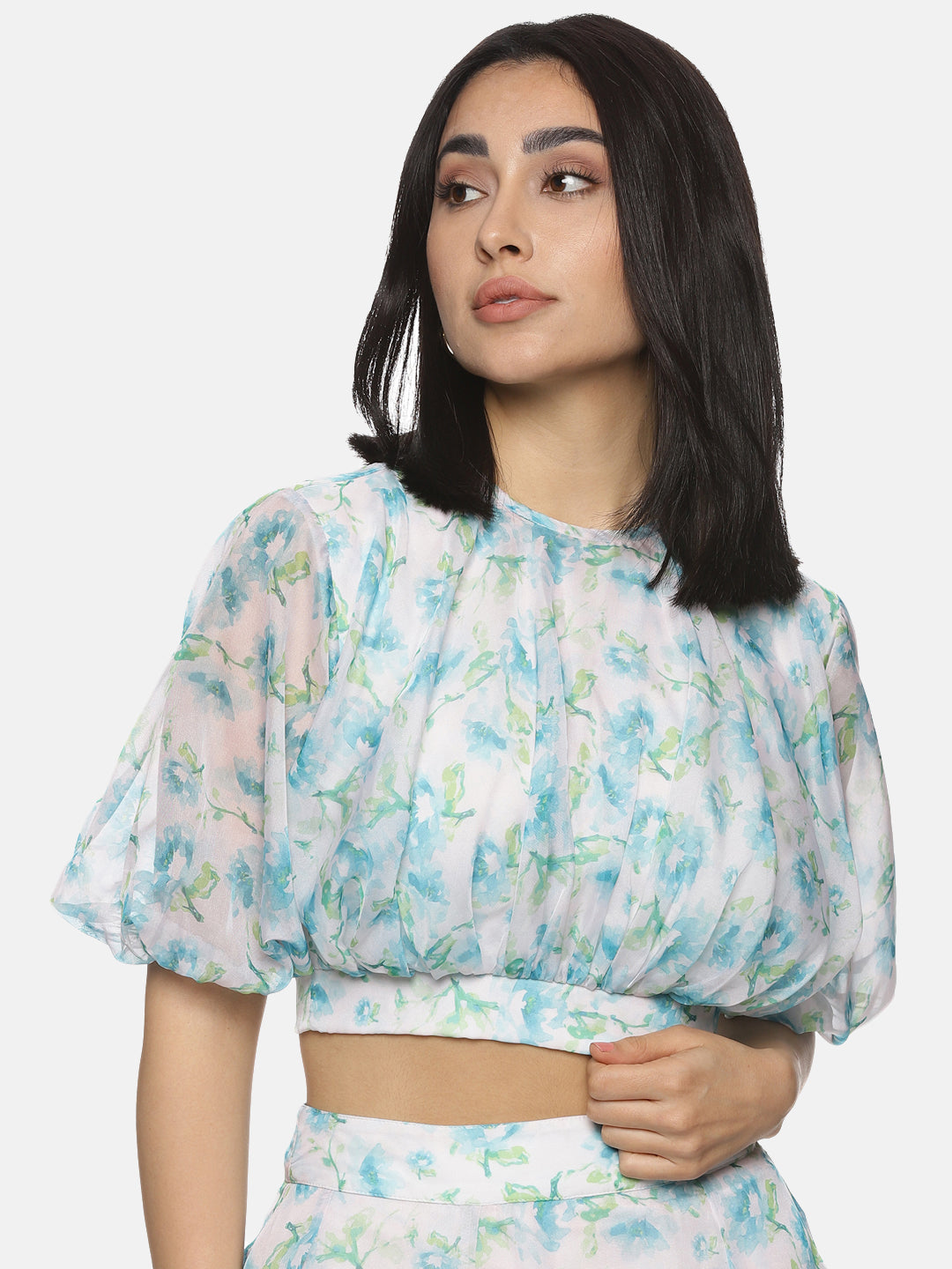 IS.U Floral White Puffed Crop Top