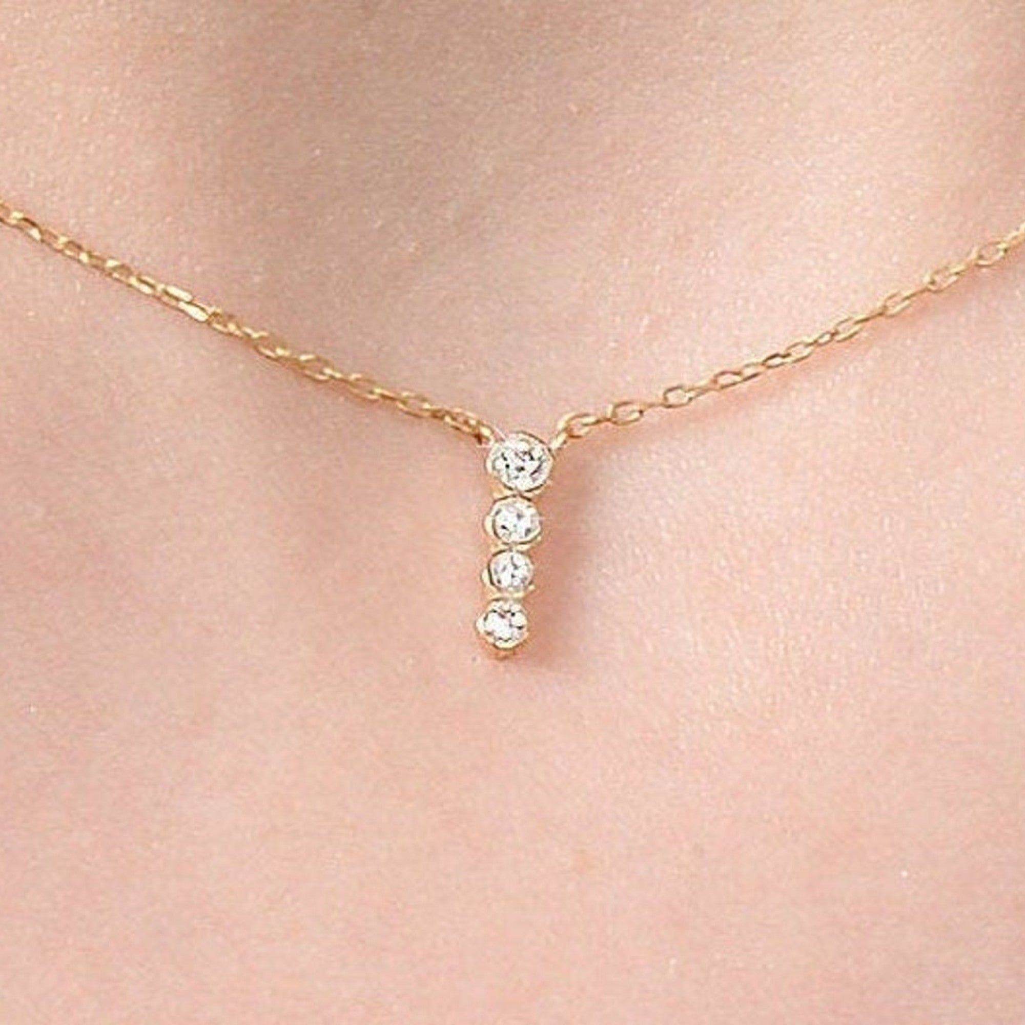 Circinius 4 Diamond Line Necklace