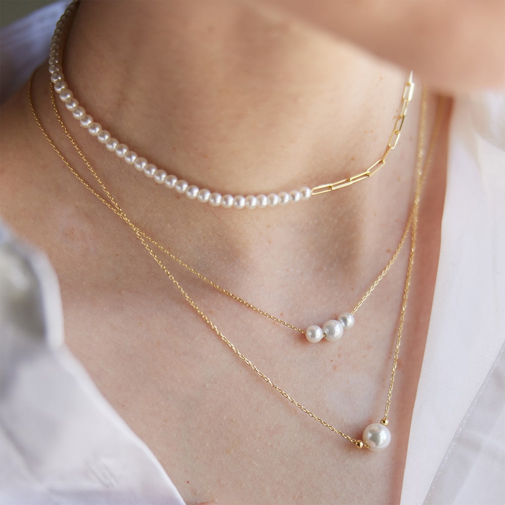 AmadeusLauraGoldChainNecklacewithsinglepearl7-min.jpg