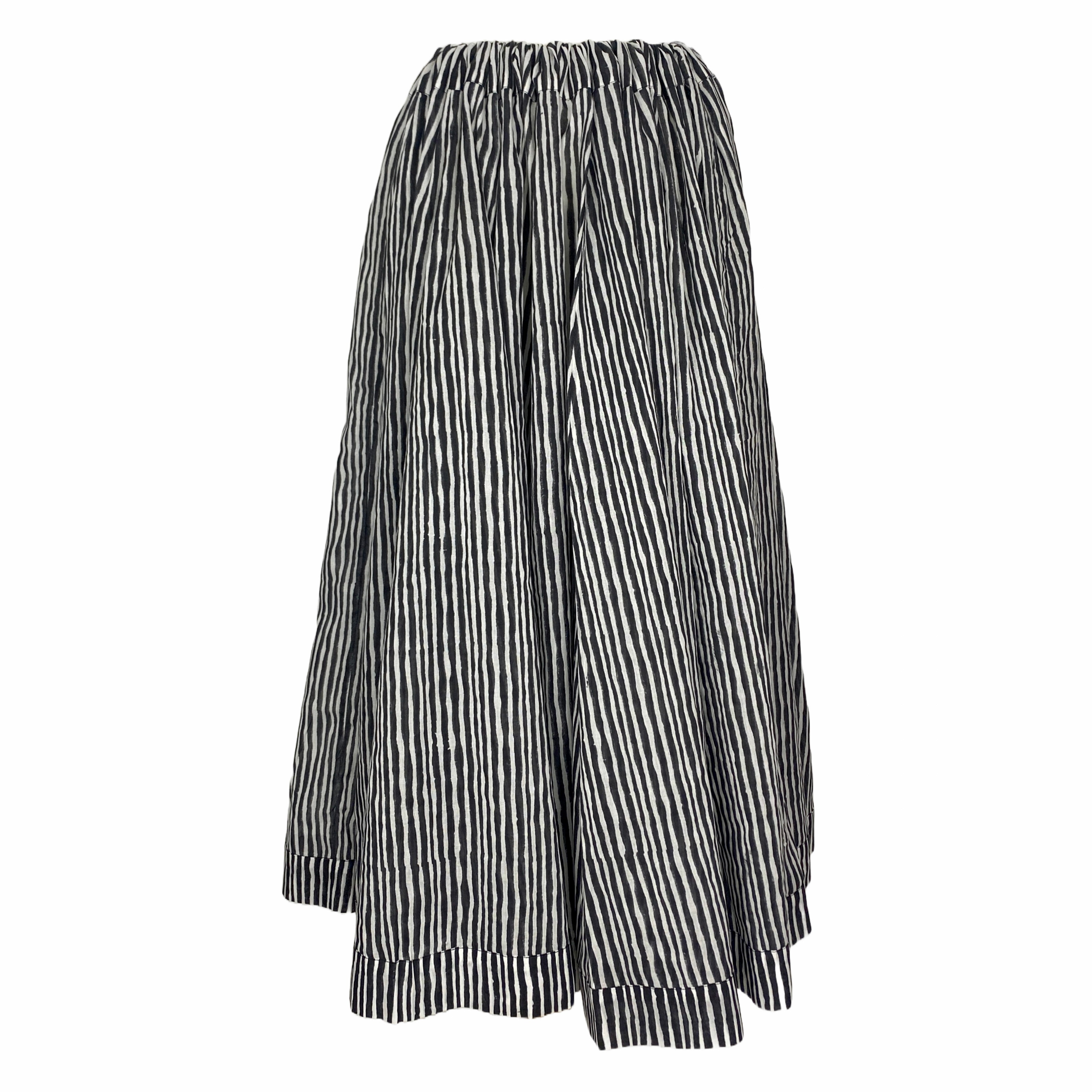 Blackandwhitewavyvivianskirt.jpg