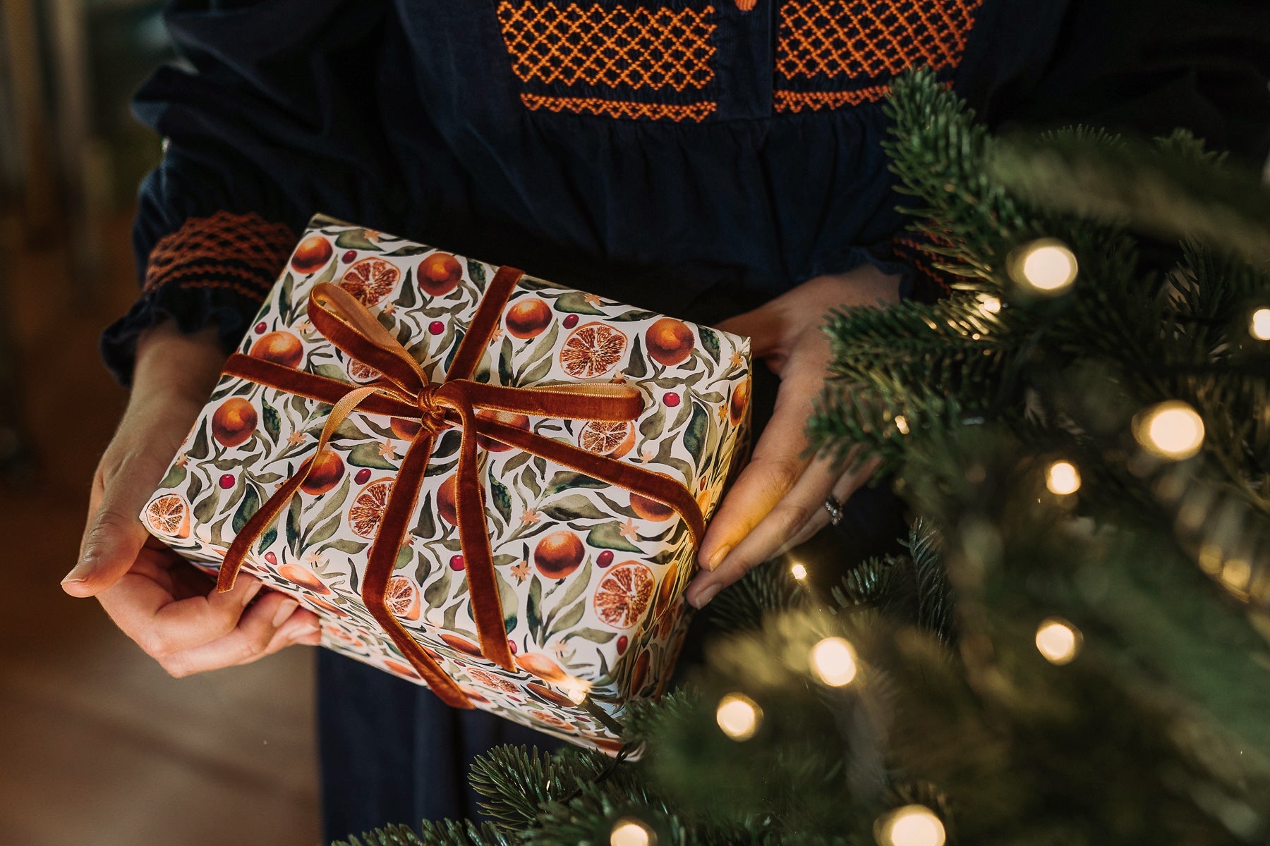 CLEMENTINE CHRISTMAS WRAPPING PAPER