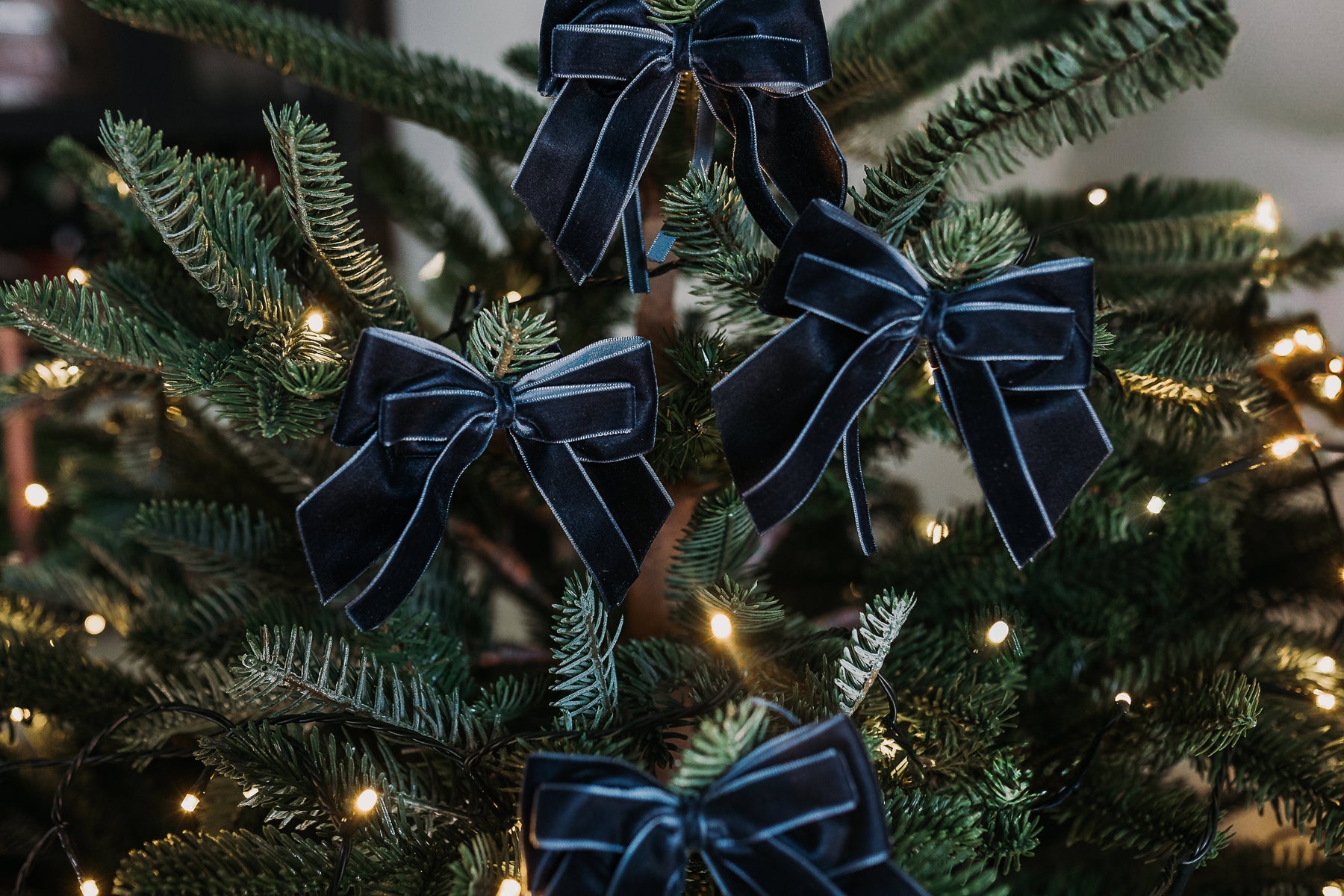 FRENCH NAVY BLUE DOUBLE VELVET BOWS (FOUR)