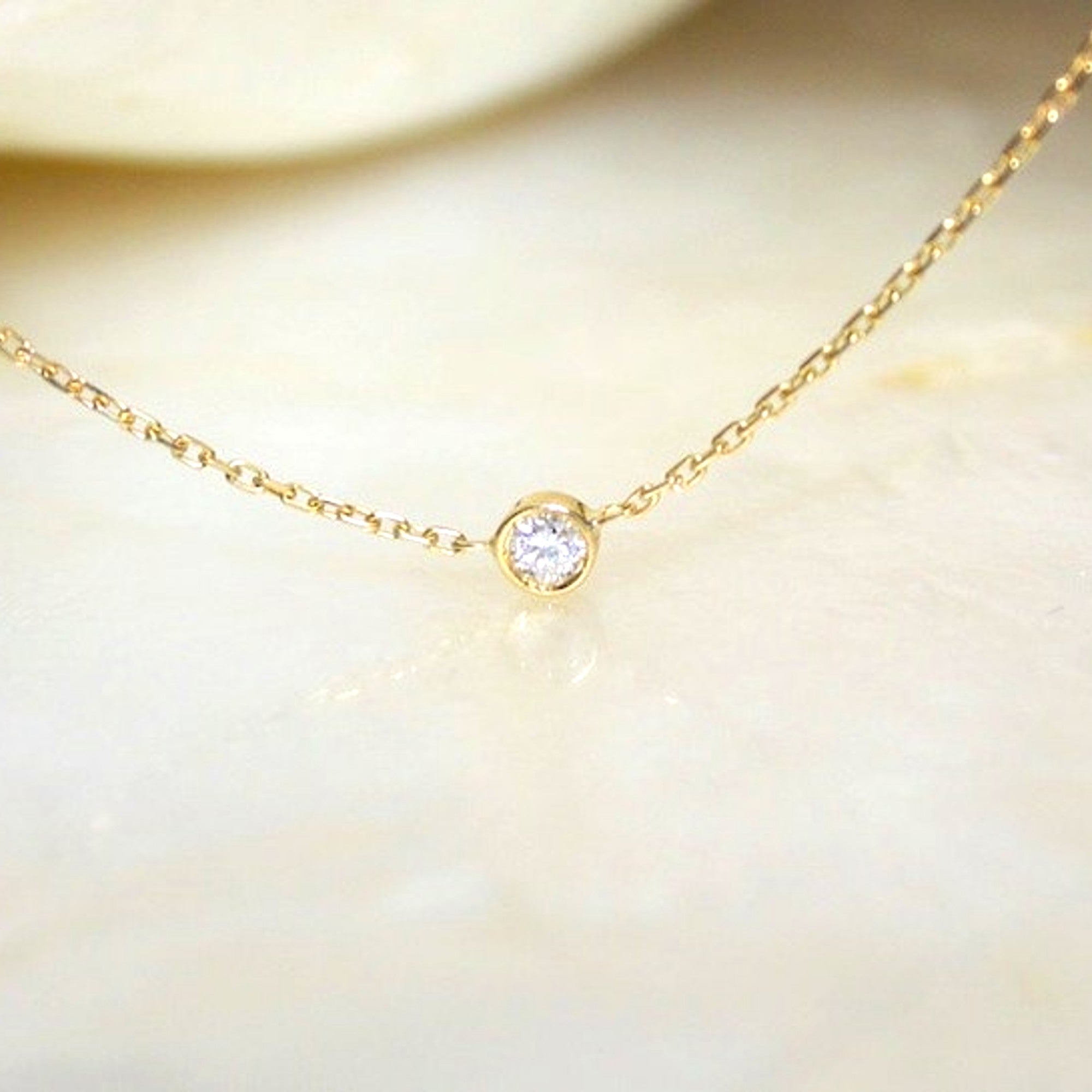 Circinius Solitaire Diamond On the Chain Necklace