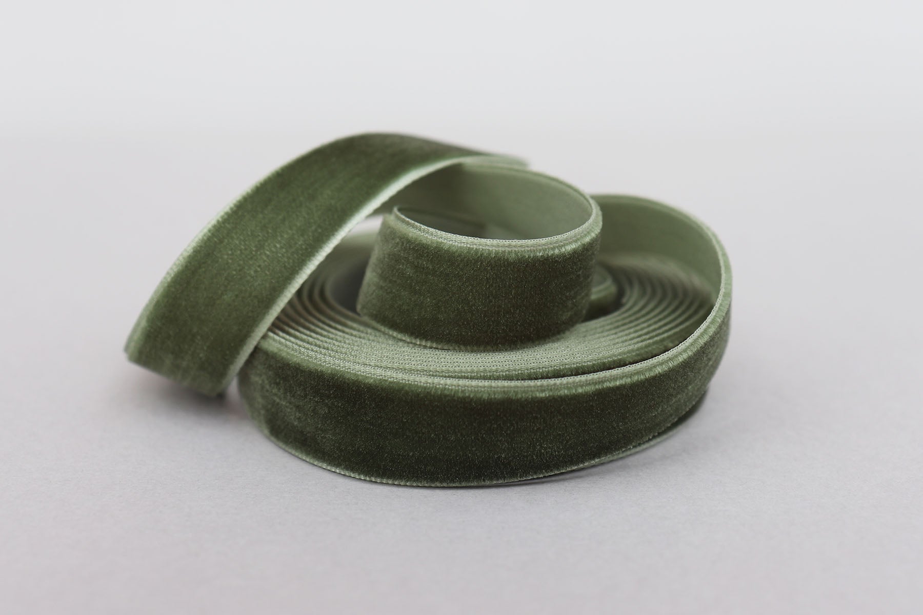 VELVET RIBBON - MOSS GREEN - 5m