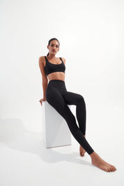 AirRise scoop neck sports bra - Black