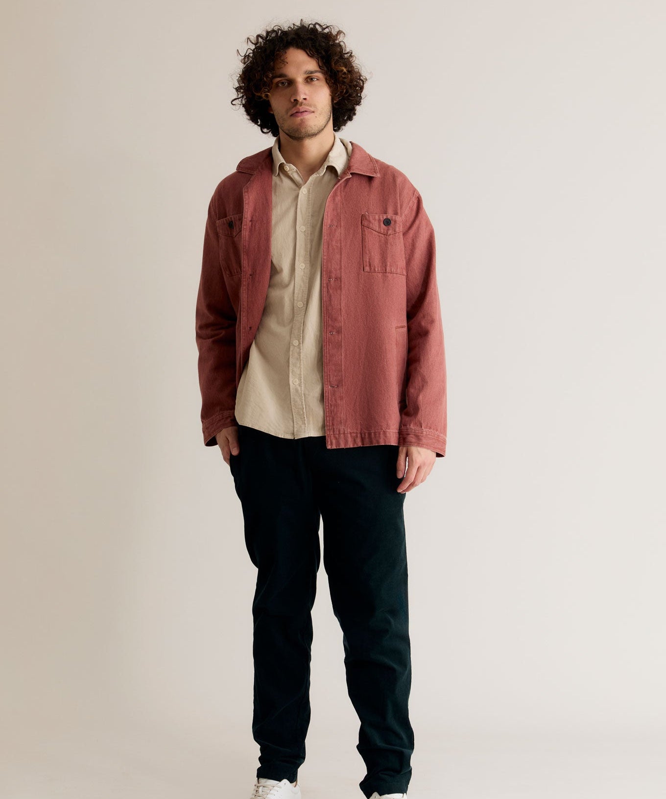 STANLEY-Shirt-red---ABEL-Shirt-winter-white---ANDRO-Trouser-dark-marine.jpg