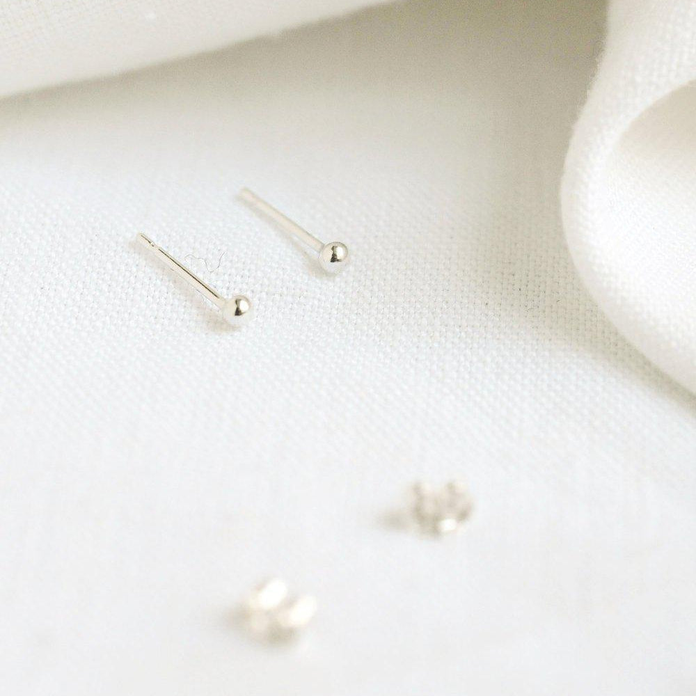 Sensitive Ears 18ct White Gold Tiny Dot Studs