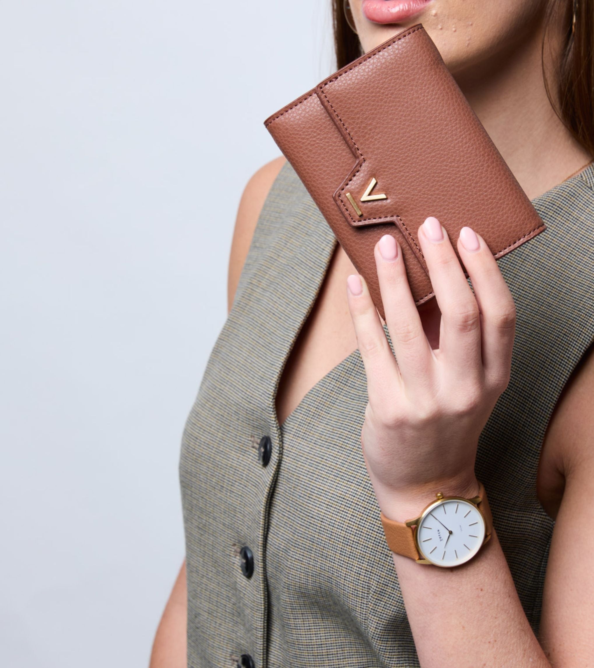 Clemmie Vegan Bio-Based Bamboo Trifold Purse in Brown