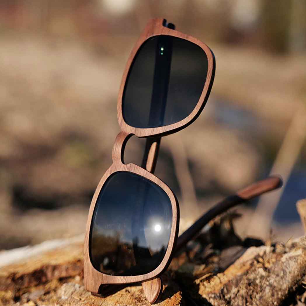 Waidzeit-Sonnenbrille-Walnuss-Geschenk-Austrian-Design-Geschenksidee-Holzbrille-Holzsonnenbrille.jpg