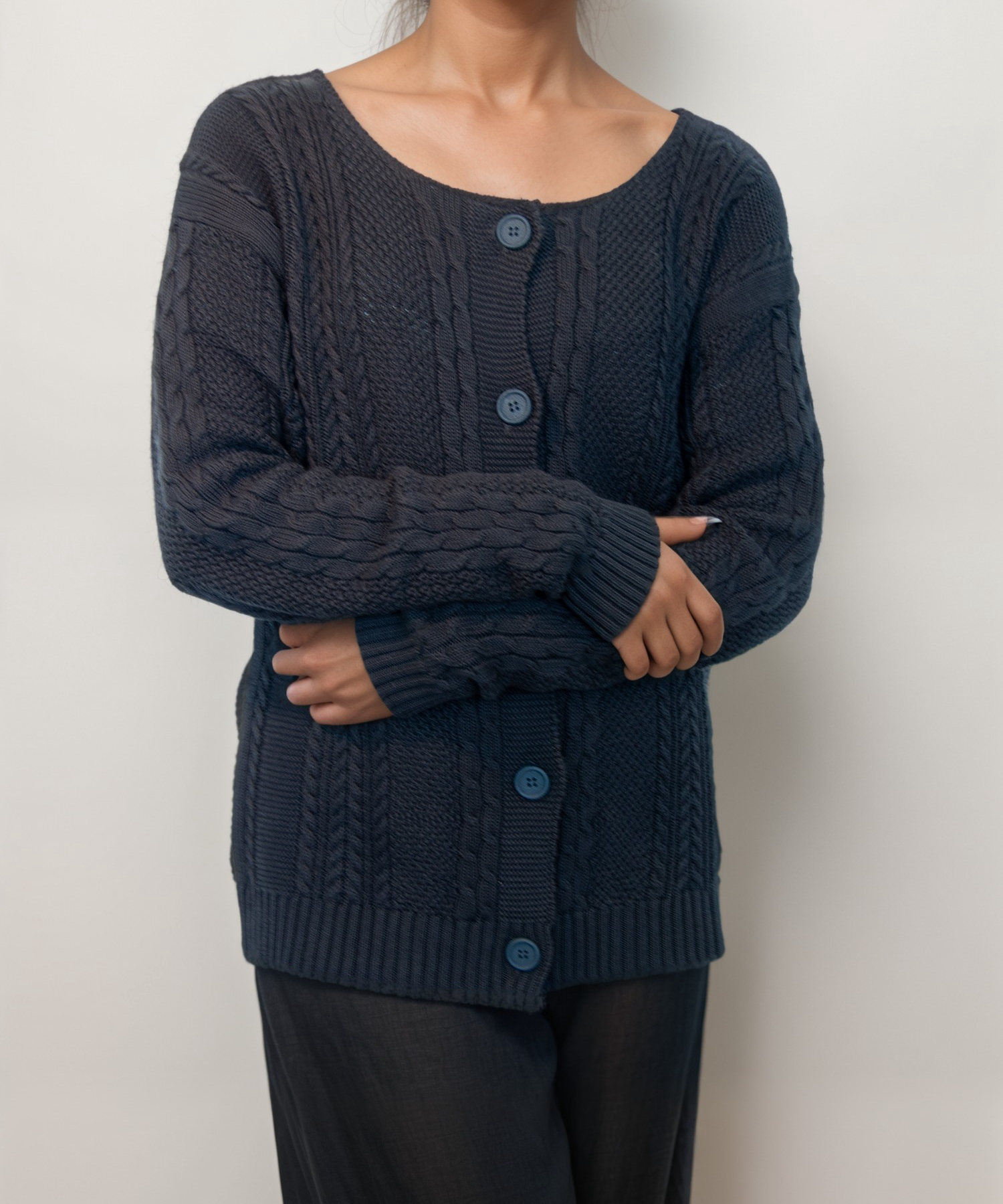 cardigan_108c0c93-cef9-4b4d-aeb7-aaadcfc8499d.png