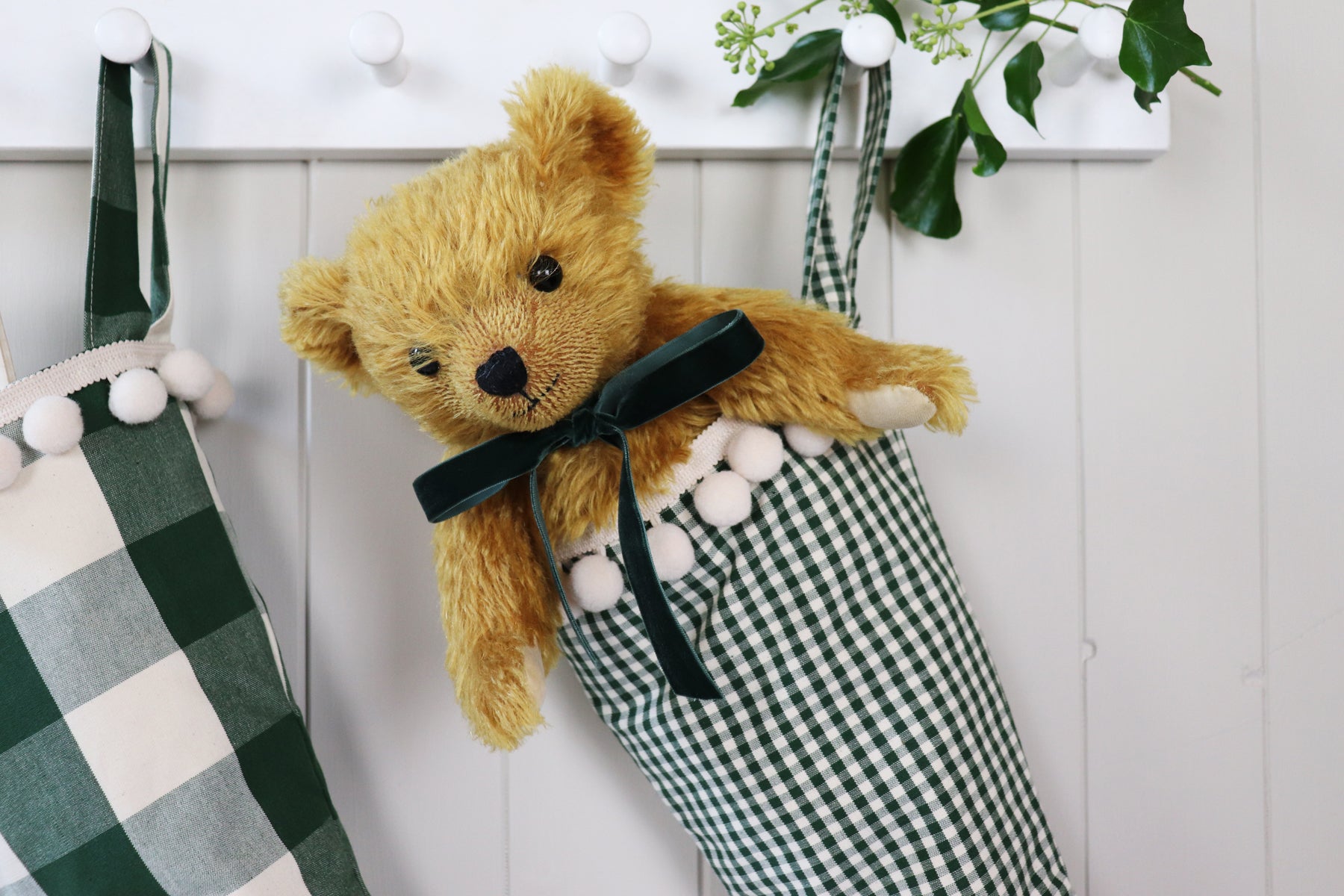 VELVET RIBBON - FOREST GREEN - 5m