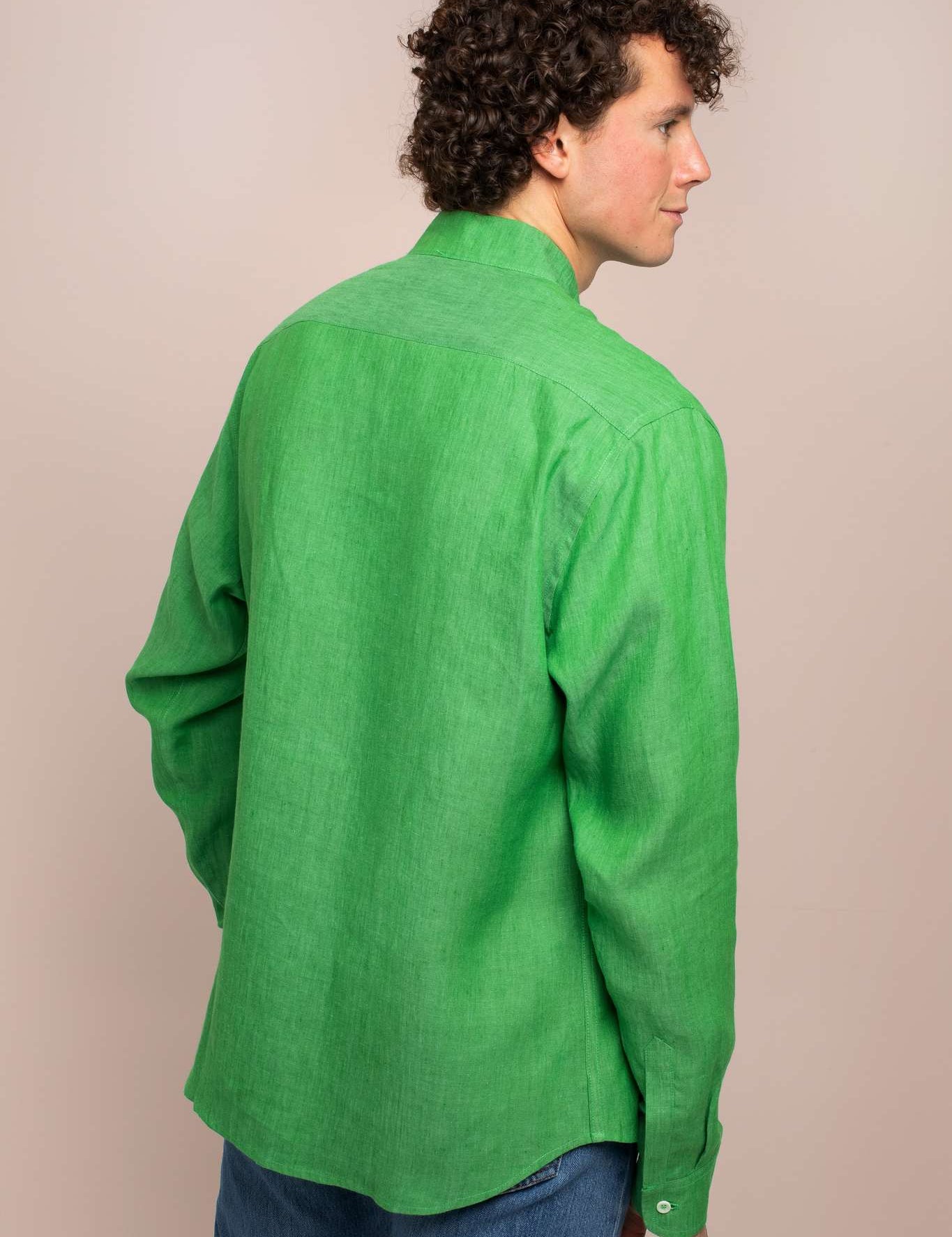 green-linen-shirt-back-view_fed0d6c1-2ebb-4469-97a2-142b4806dfef.jpg