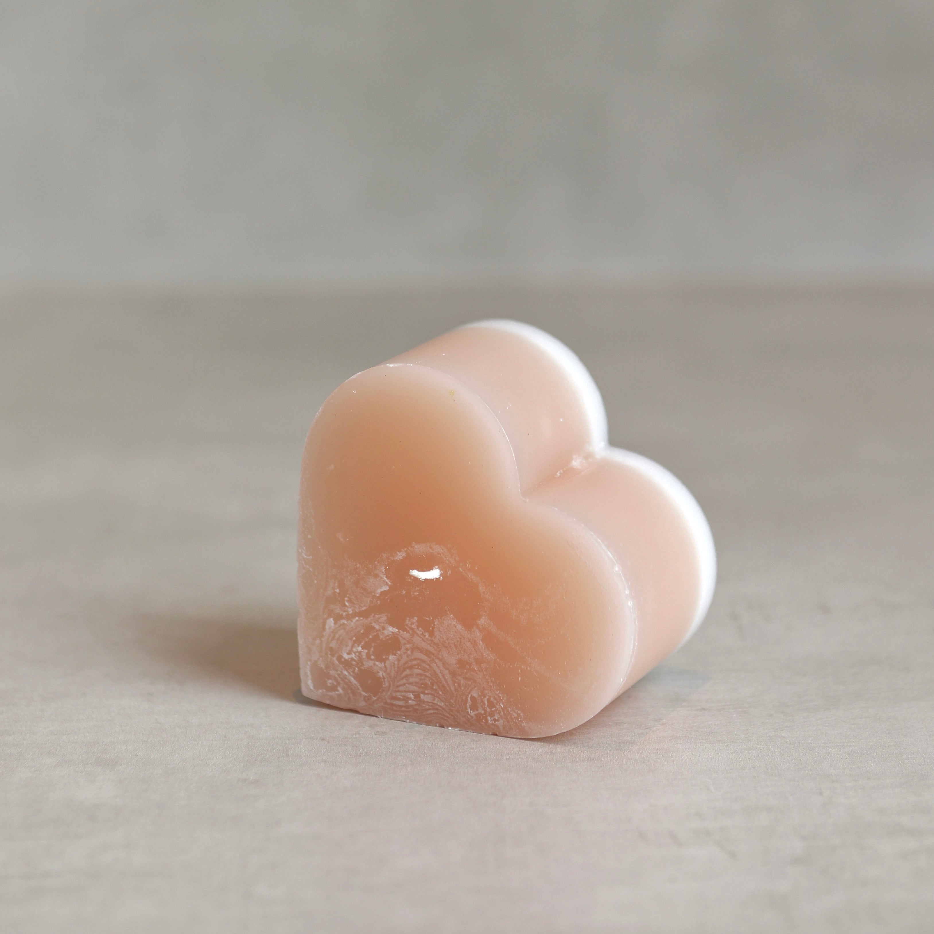 Blonde Amber & Honey Small Heart Candle