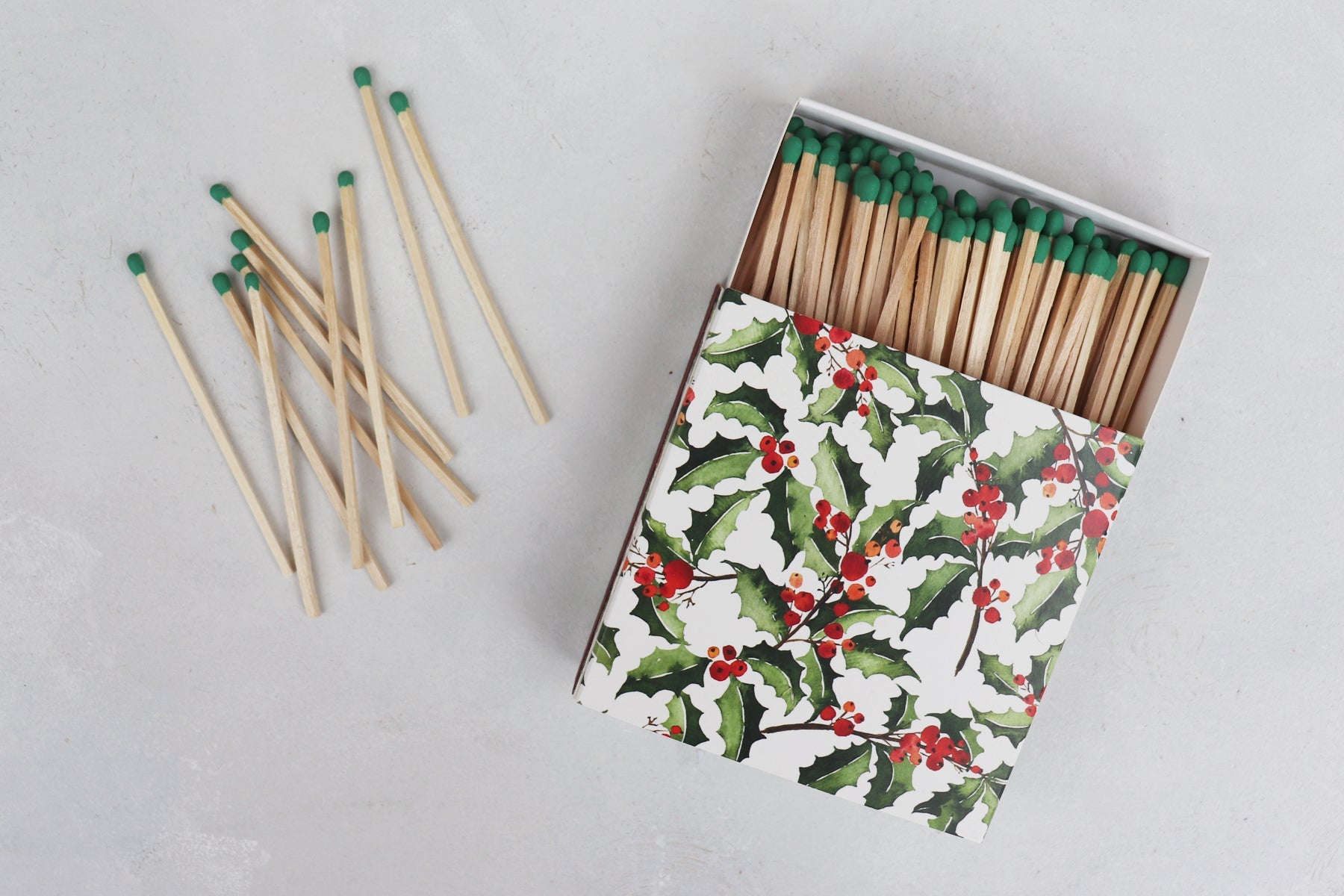luxury_long_matches_matchbox_green_holly.jpg