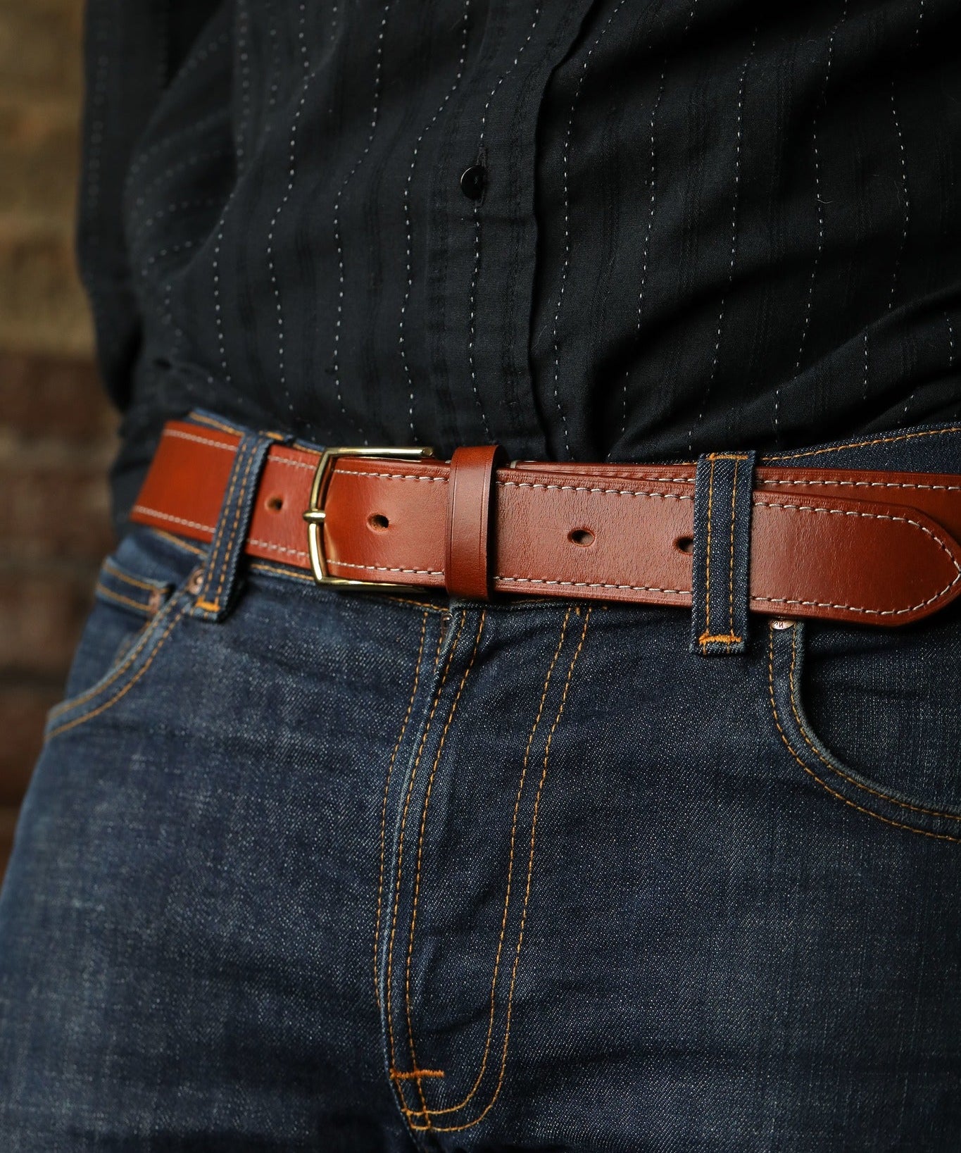 model-wearing-mens-luxury-leather-belt-detailed_e4aa8bd4-f7cd-4fc9-a6bc-4fff83691b5c.jpg