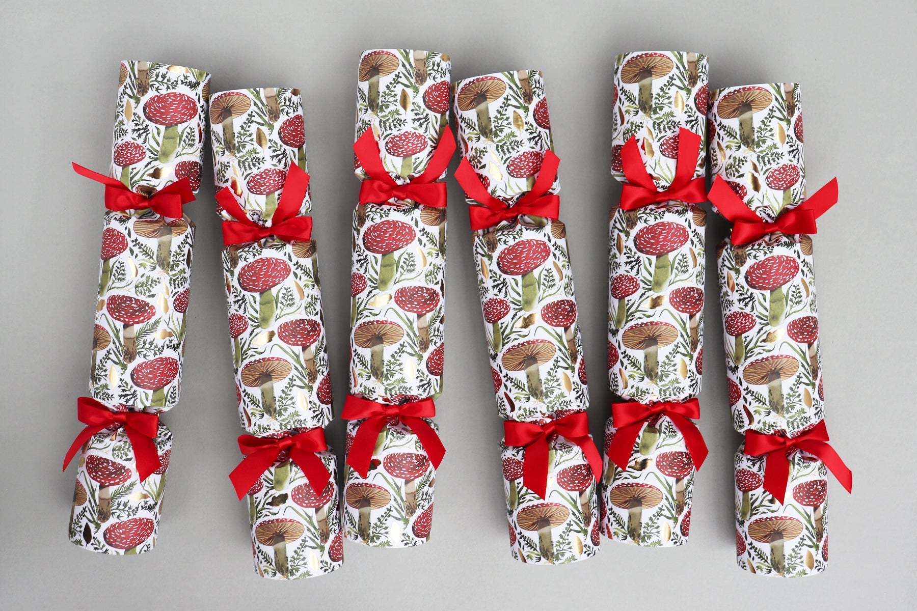 MUSHROOM LUXURY CHRISTMAS CRACKERS