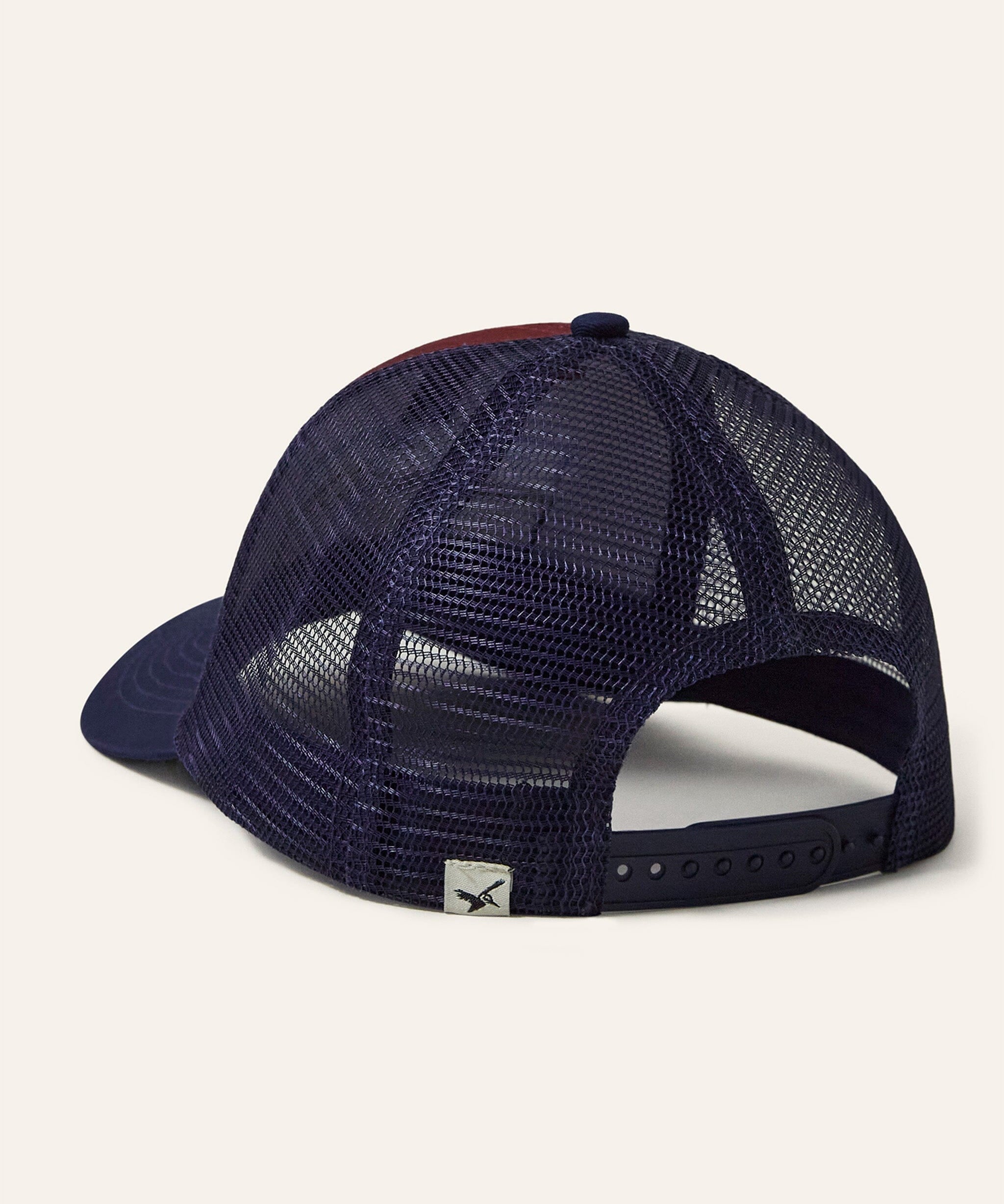 navy-wave-trucker-cap-665566.jpg