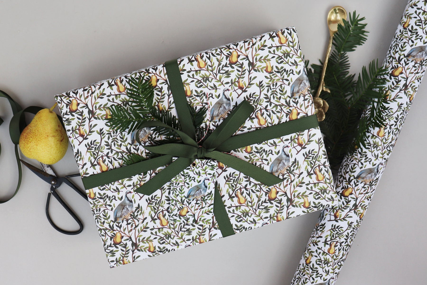 PARTRIDGE CHRISTMAS WRAPPING PAPER