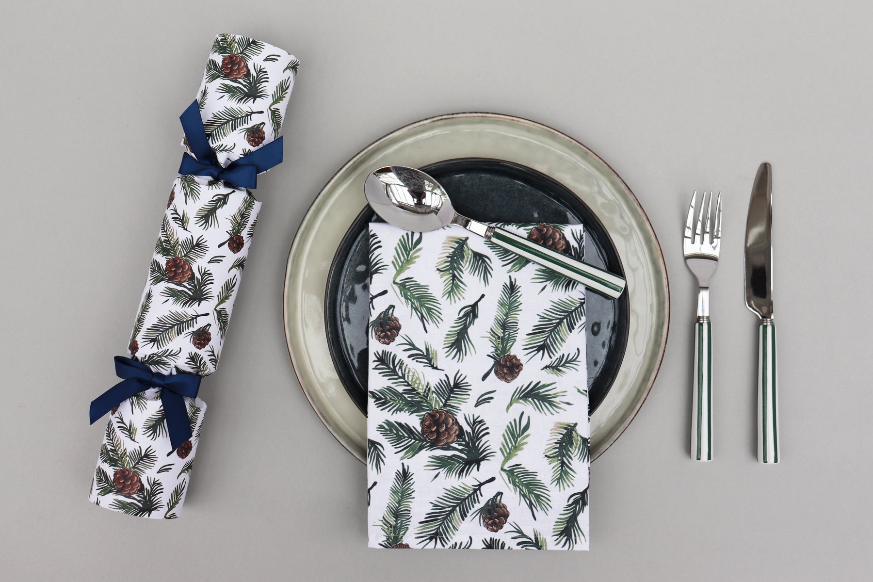 pine_cone_spruce_cotton_luxury_napkin_christmas.jpg
