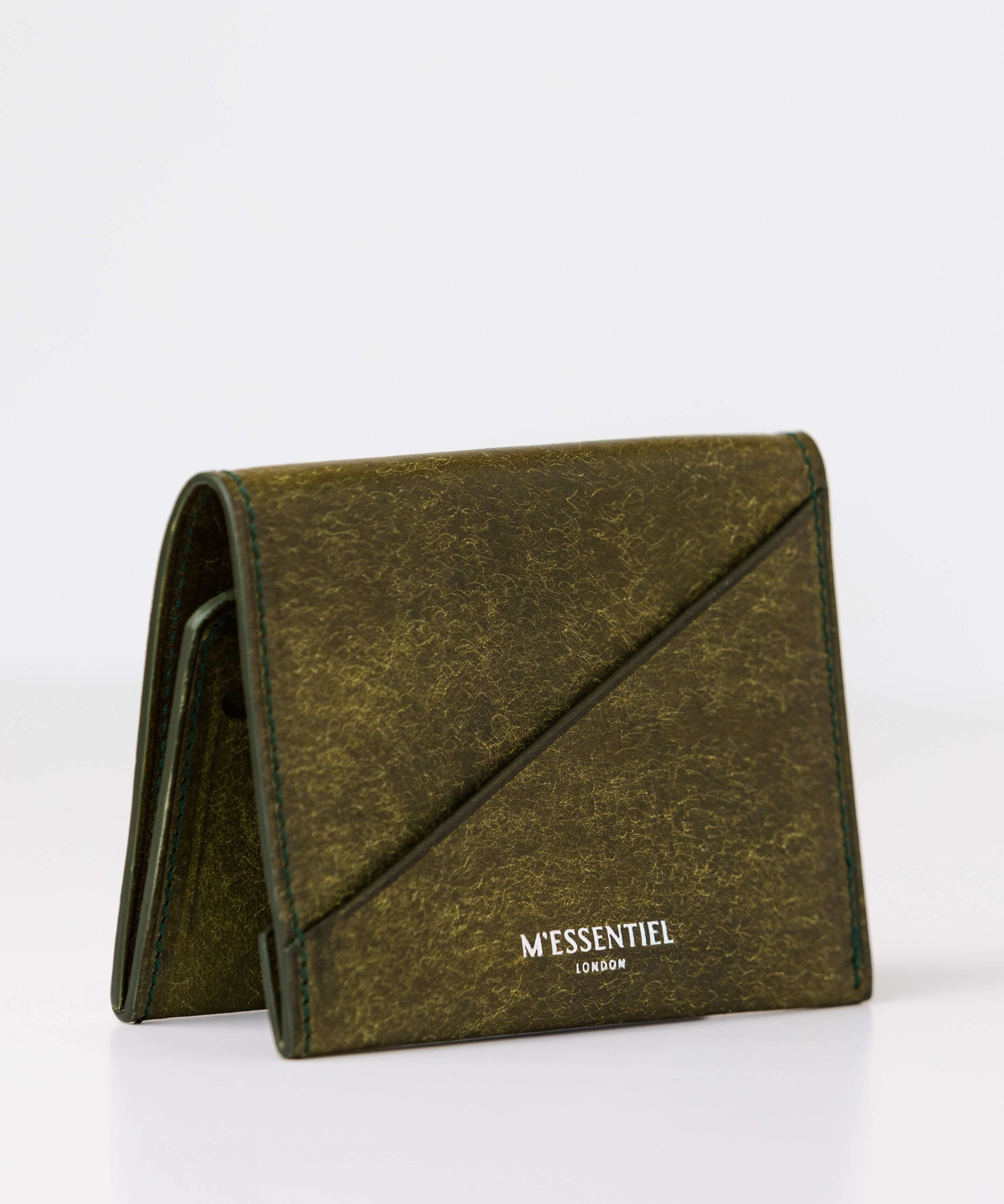 premium-verde-leather-wallet-front-view_9db255eb-c1a3-4d3f-850d-c04df345cb69.jpg