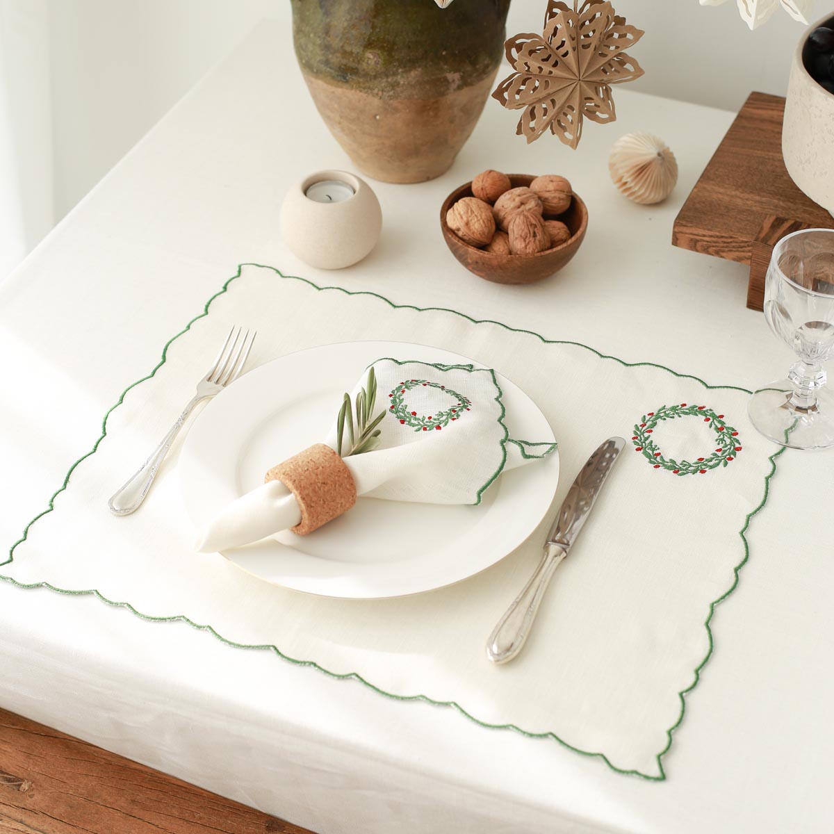 Wreath Embroidery Linen Placemat (Set of 2)
