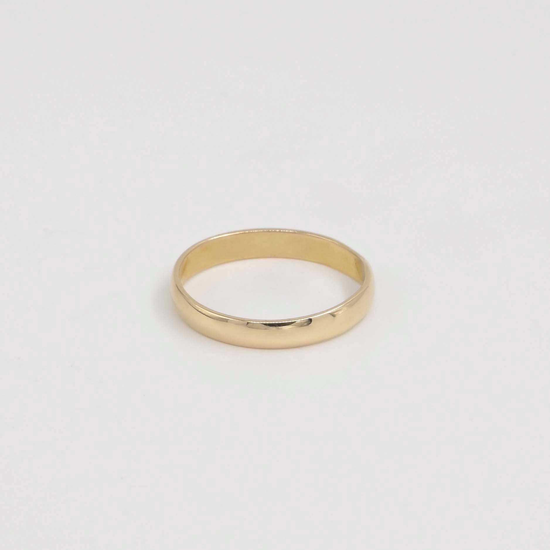 9ct Yellow Gold Light Wedding Ring