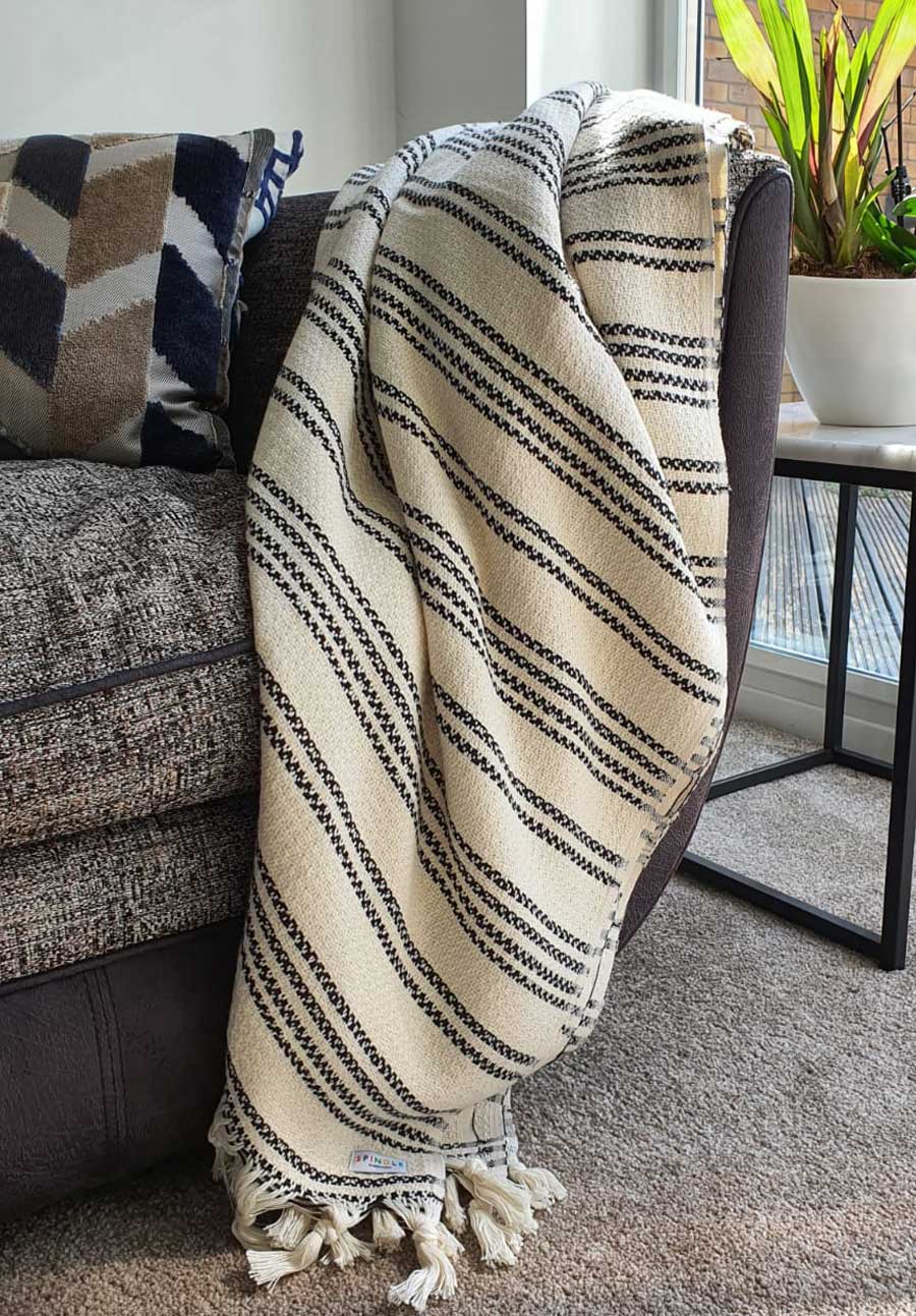 Asil   |   Black and Cream Extra Large Throw