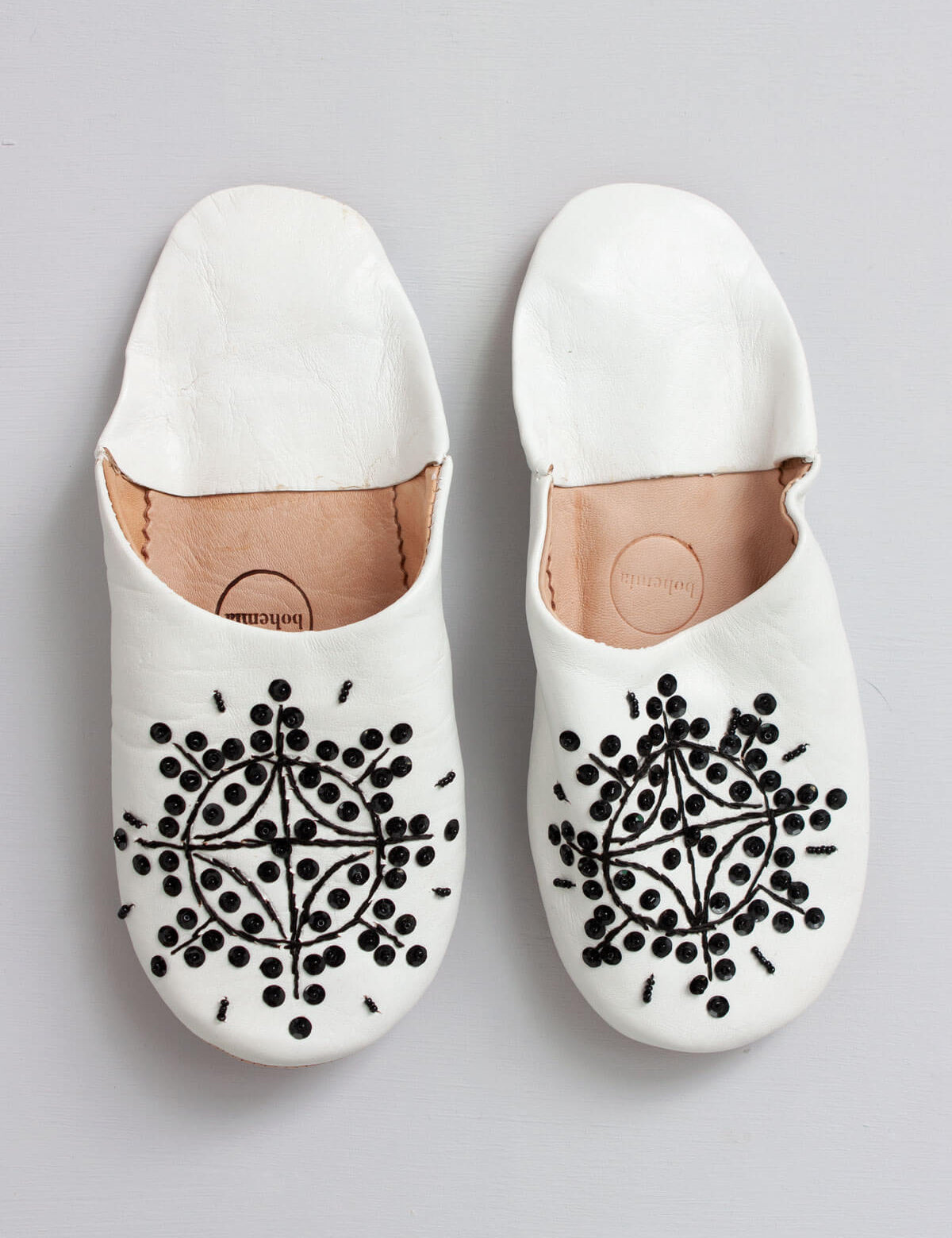 Bohemia-Moroccan-Decorative-Babouche-Slippers-WhiteandBlack-2.jpg