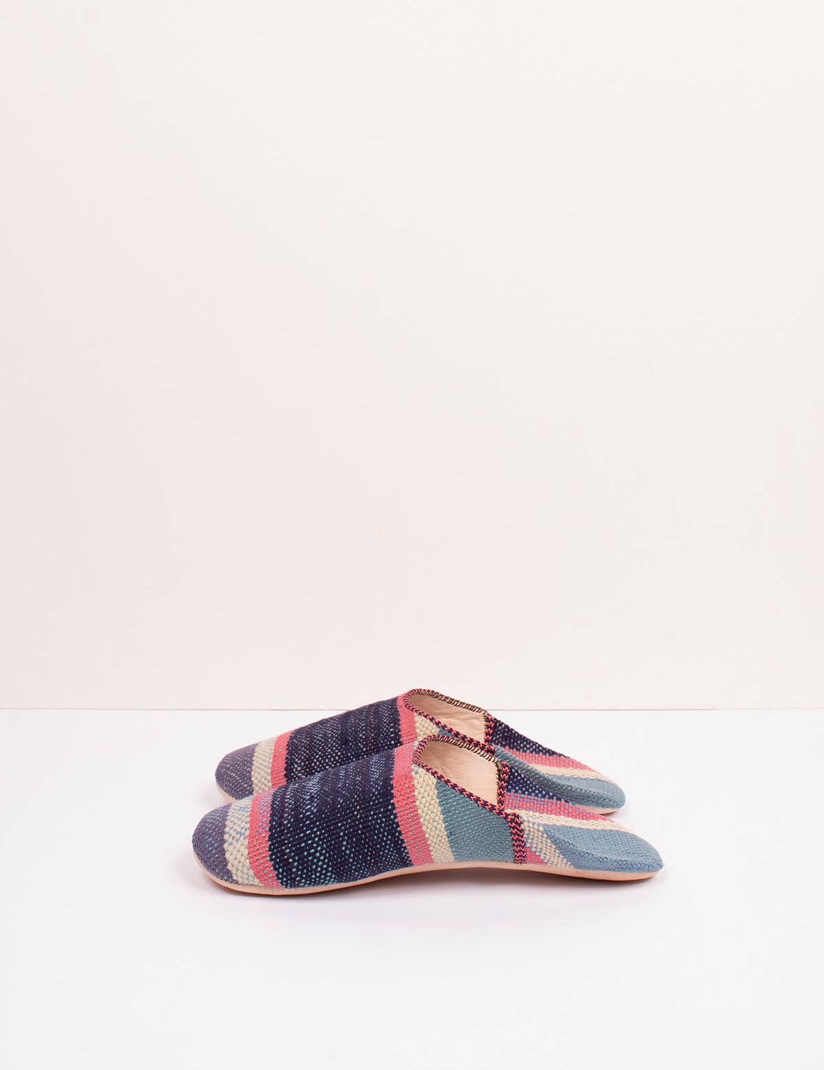 Bohemia-design-boujad-textile-babouche-slippers-nordic-stripe_3d2494fb-0ed8-4b88-b760-cd3bc181f419.jpg