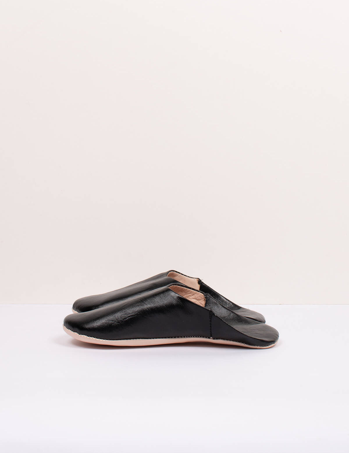Bohemia-design-moroccan-babouche-slippers-leather-black.jpg