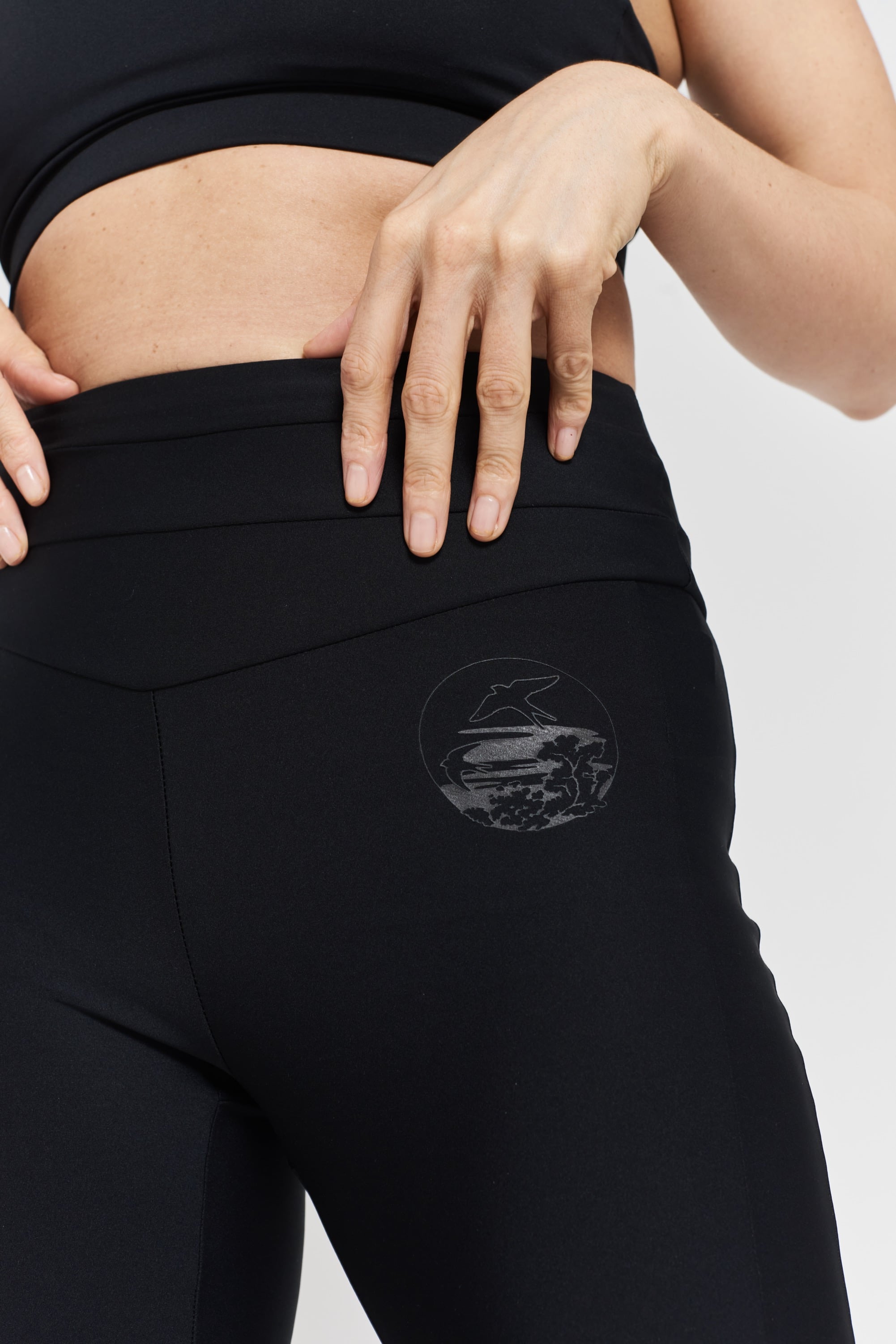 Cycad recycled-fabric performance leggings - Volcanic Black