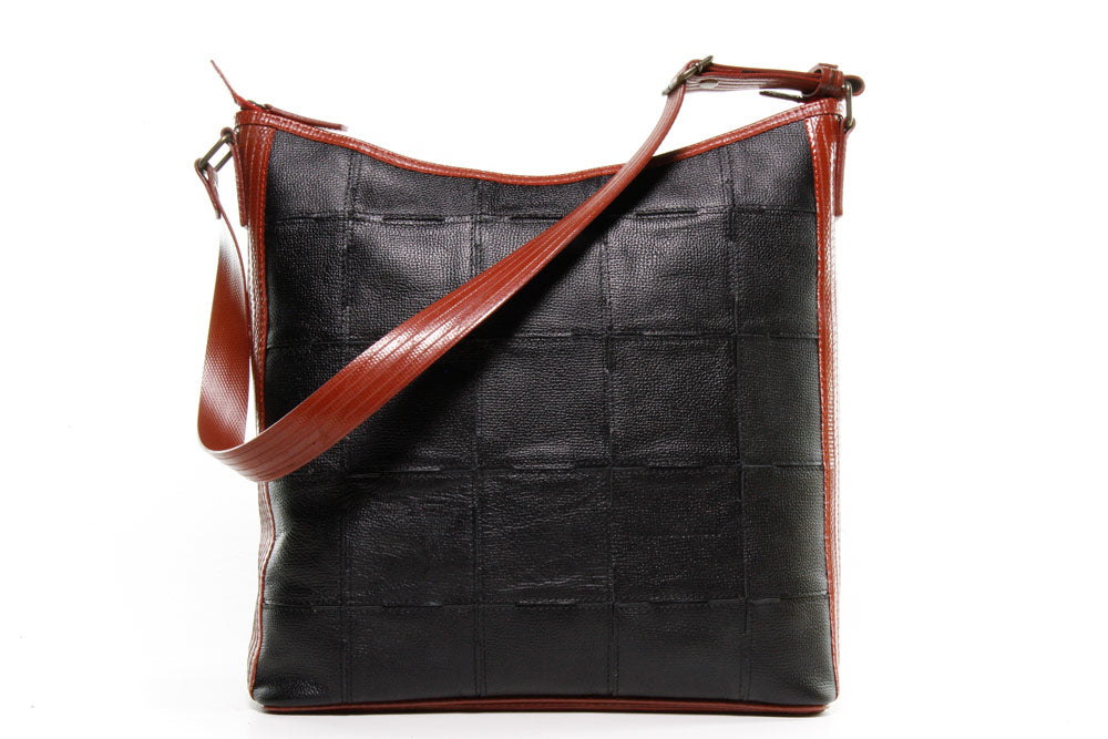 Fire_Hide_Tooley_Tote_Black_Red_2_web_d9acd419-e29f-4acd-8cb7-2ad247c15bc9.jpg