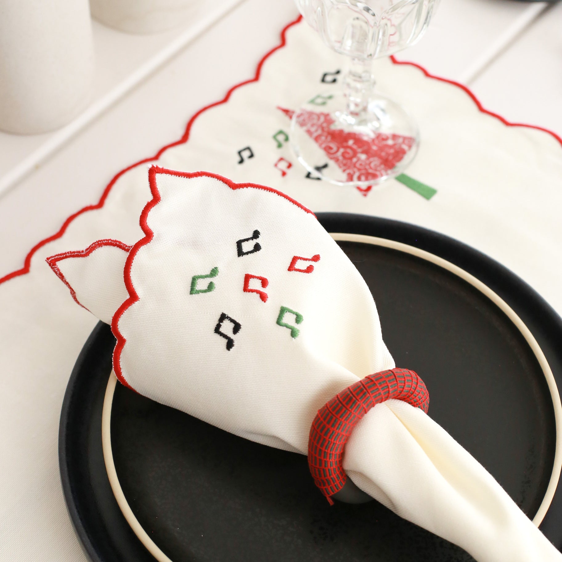 Set of 2 Musical Note Embroidery Cotton Napkin