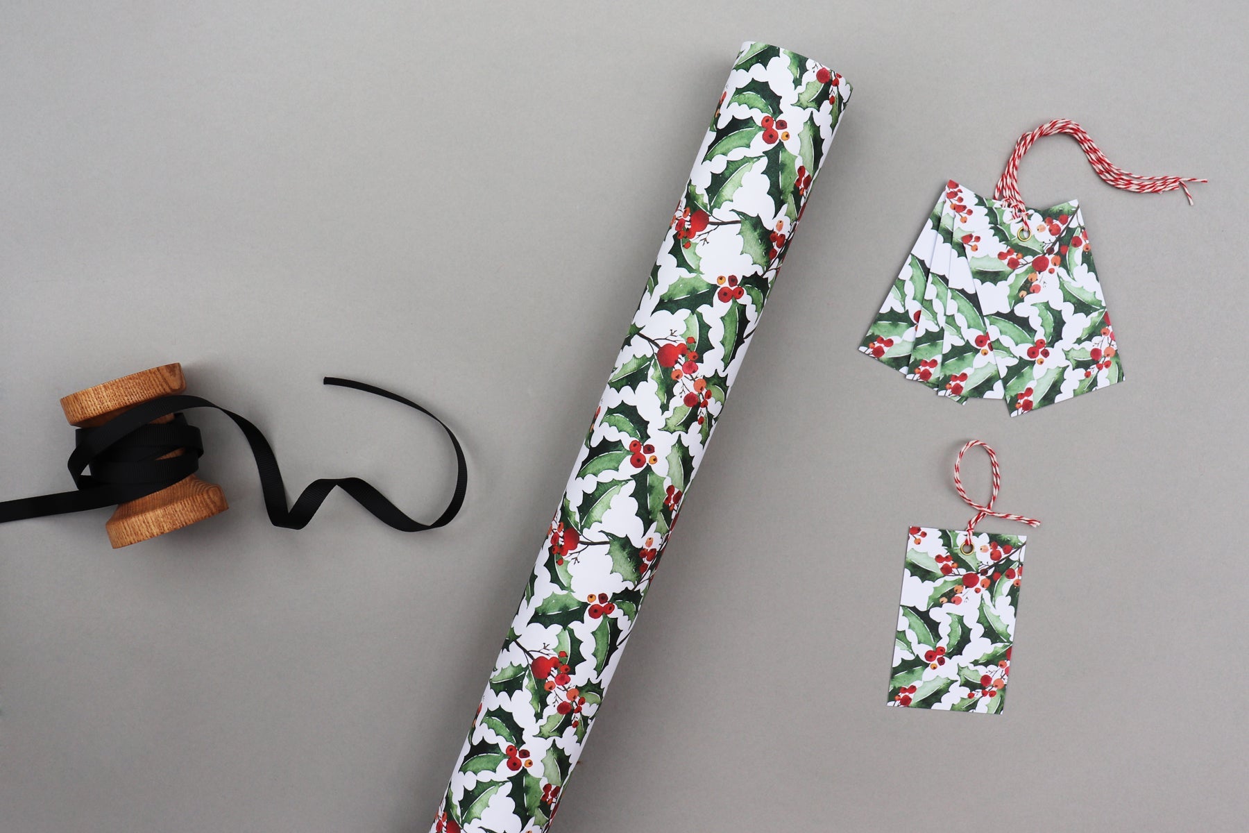 GREEN HOLLY WRAPPING PAPER BUNDLE