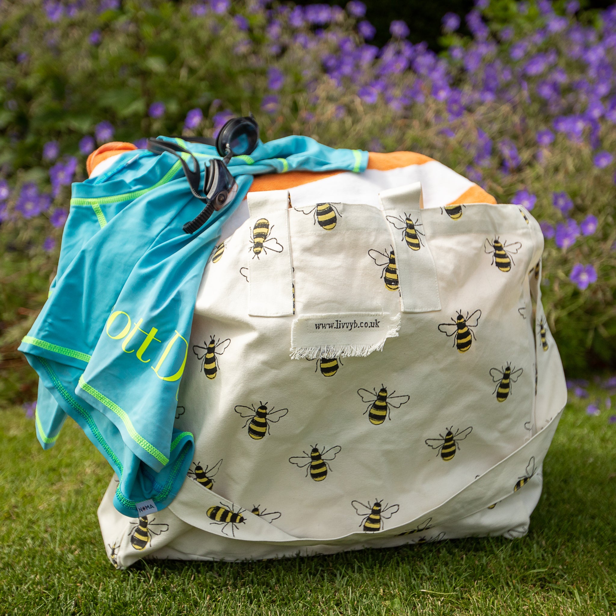 Bees Beach Bag
