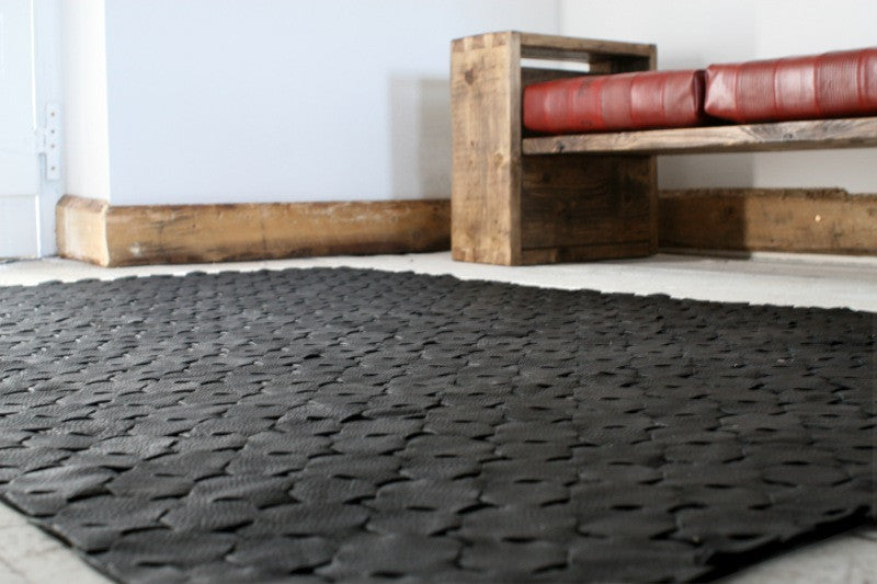 Leather_rug_Black_G_web__99591.1395844486.1280.1280.jpg