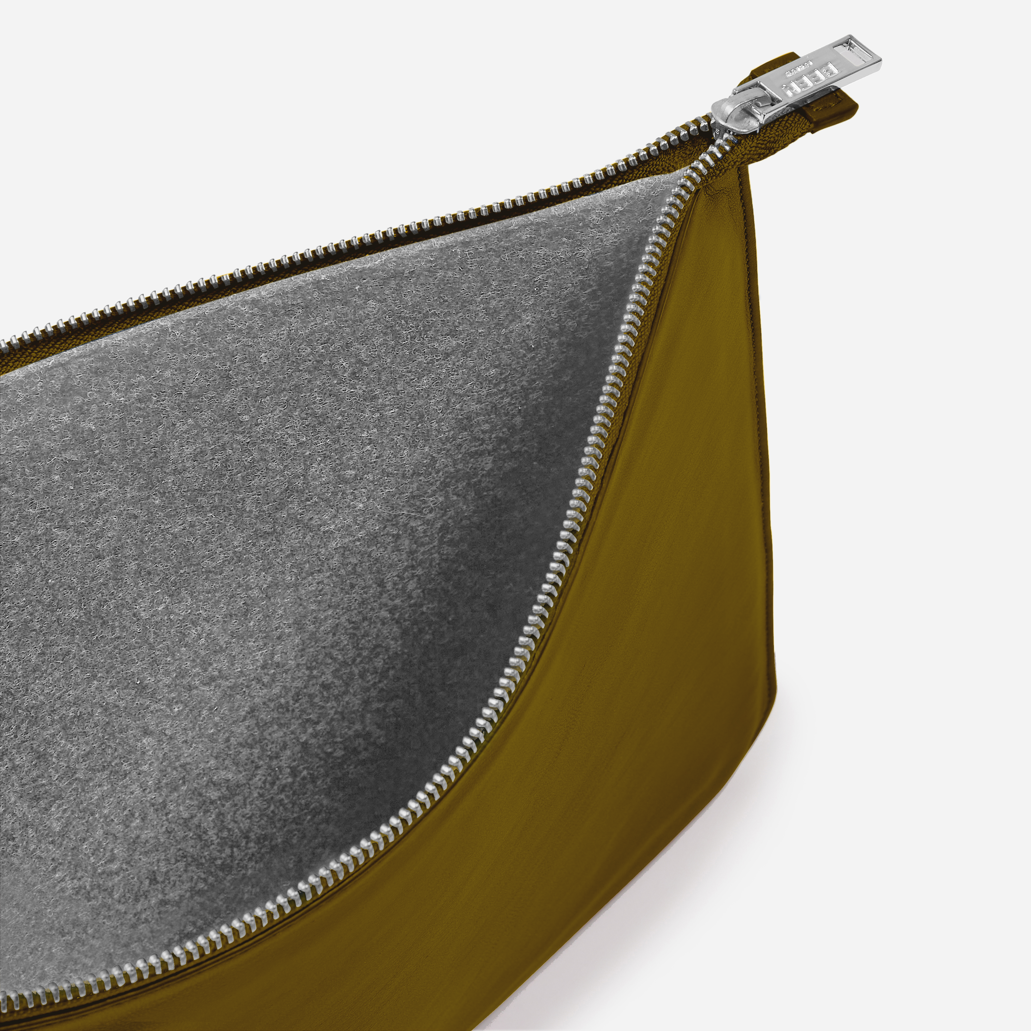 Martello_Large_Pouch_Moss.png