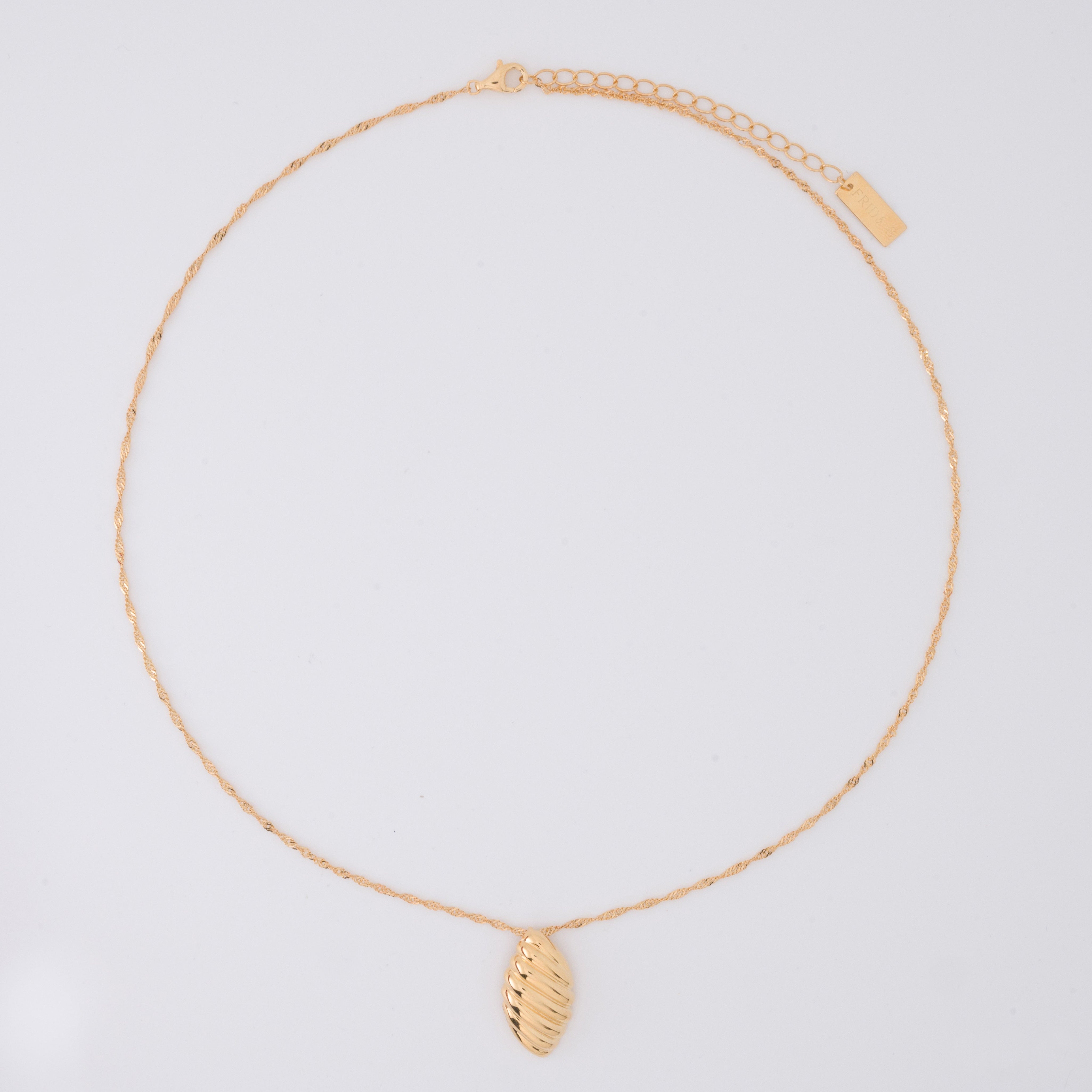Dana Pendant Gold Necklace