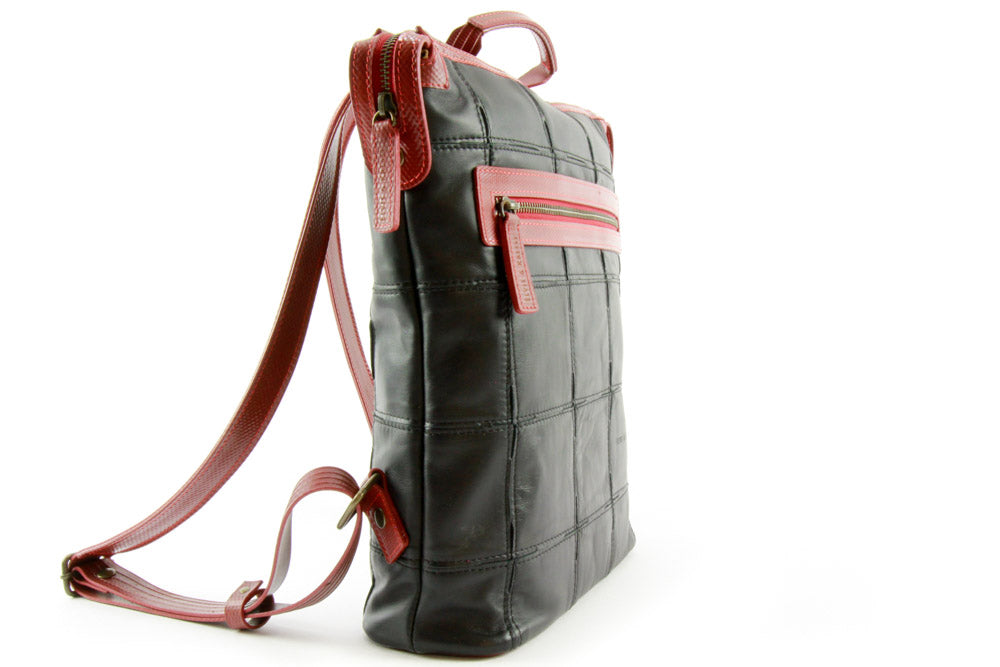 backpack-lite-black-red-2_952f9b5d-9d1a-476b-939d-3adaa5a6a3e3.jpg